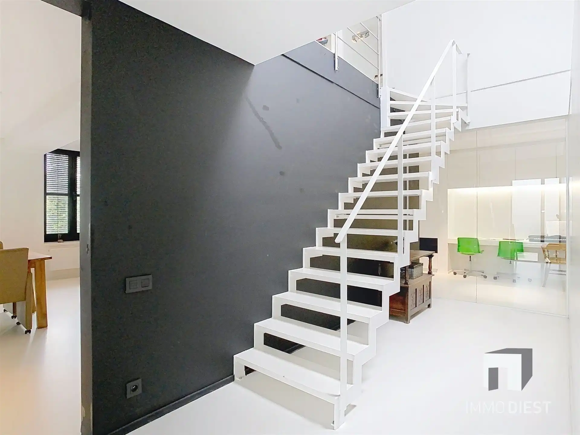 Handelspand met luxe woonst op goede locatie foto 16