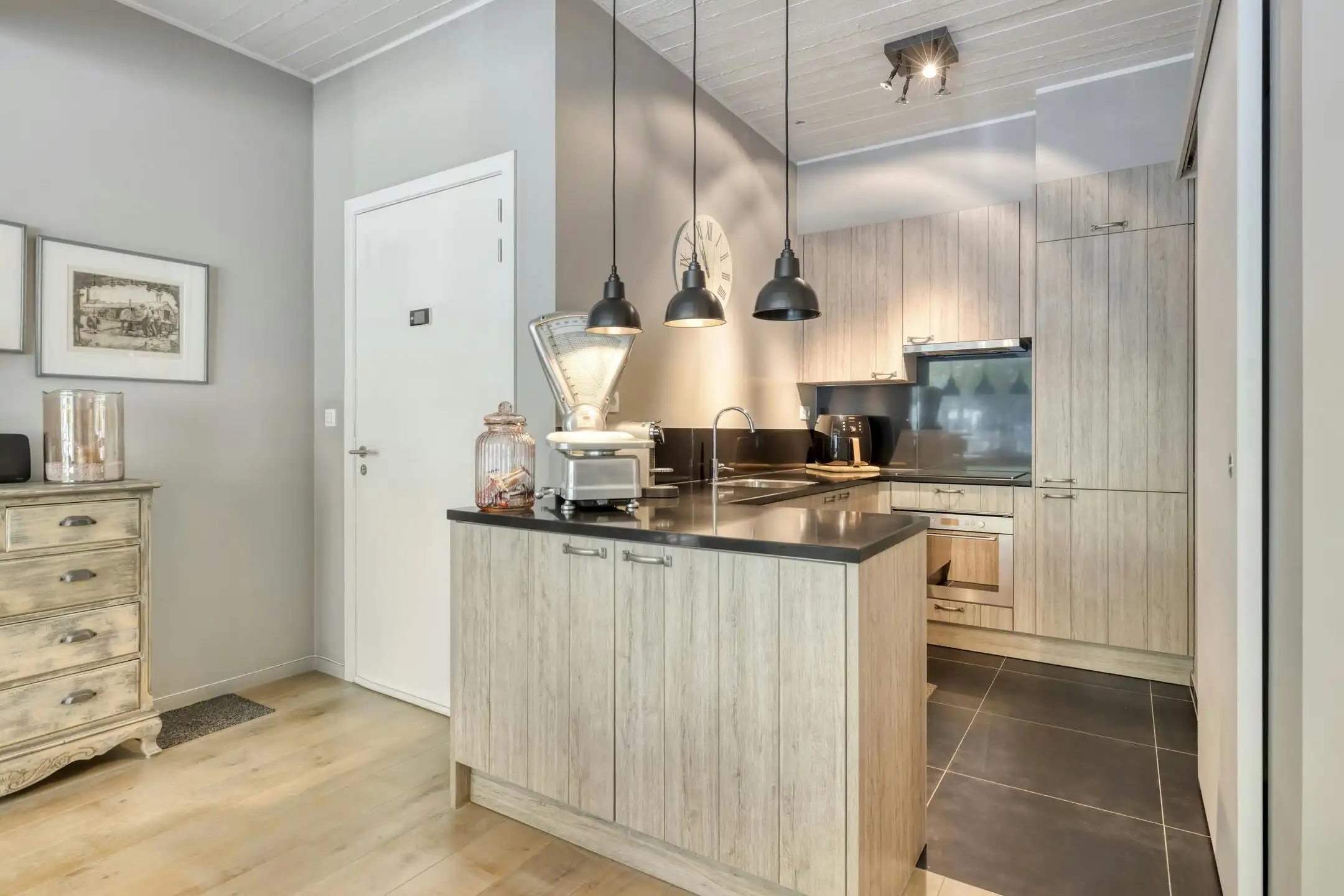 Perfect onderhouden appartement met terras te koop te Antwerpen foto 9