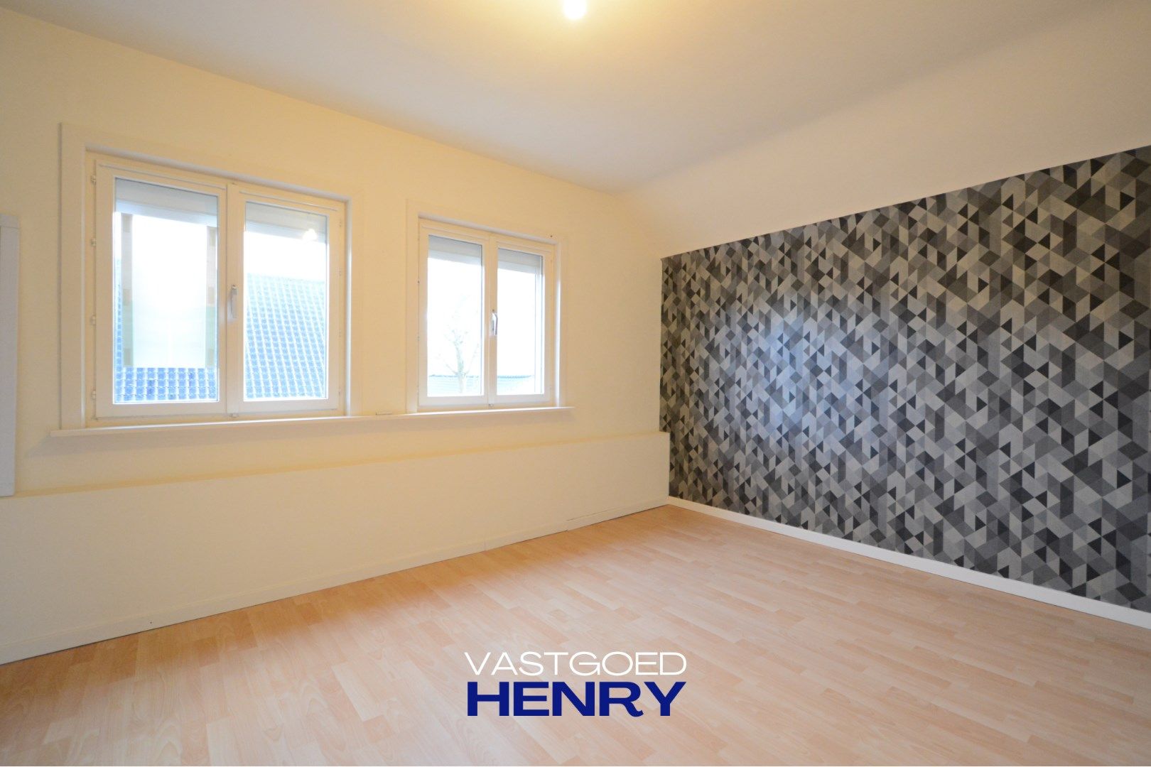 Gerenoveerde woning in hartje Adinkerke met garage! foto 10