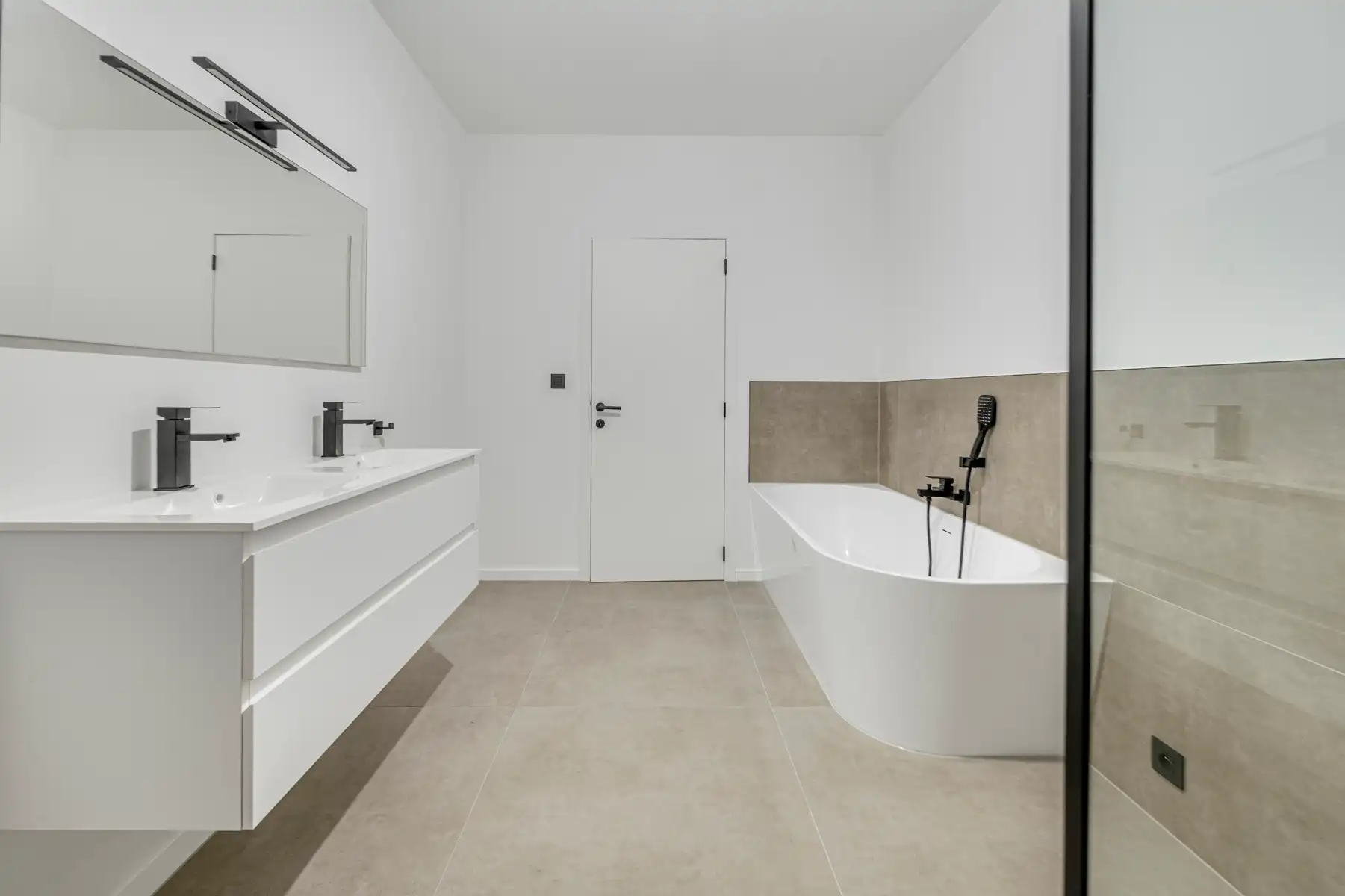 Ruime nieuwbouwwoning 6% BTW foto 13