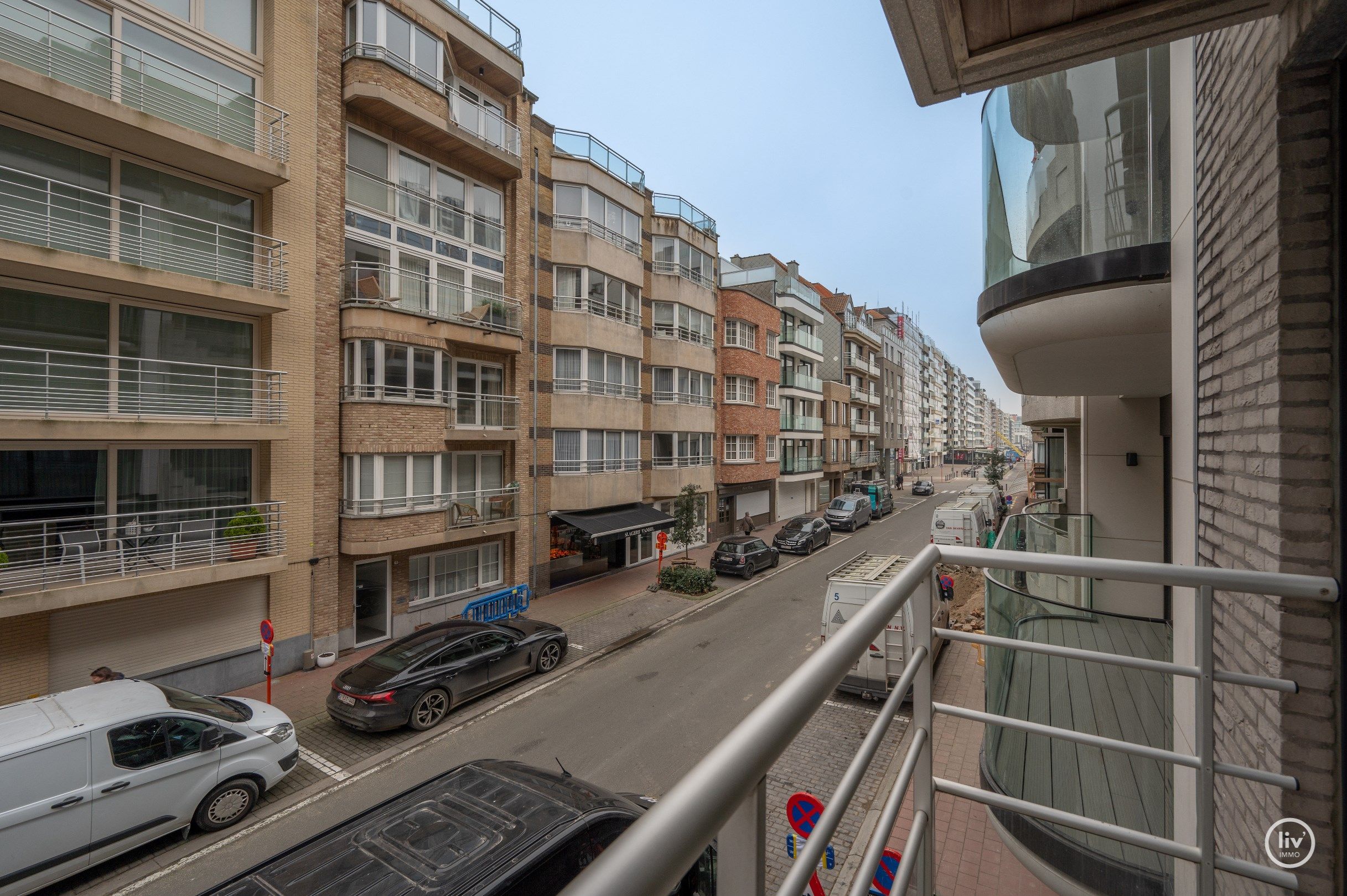 Mooi gerenoveerd appartement op een topligging vlakbij de zee en het Rubensplein te Knokke.  foto 8