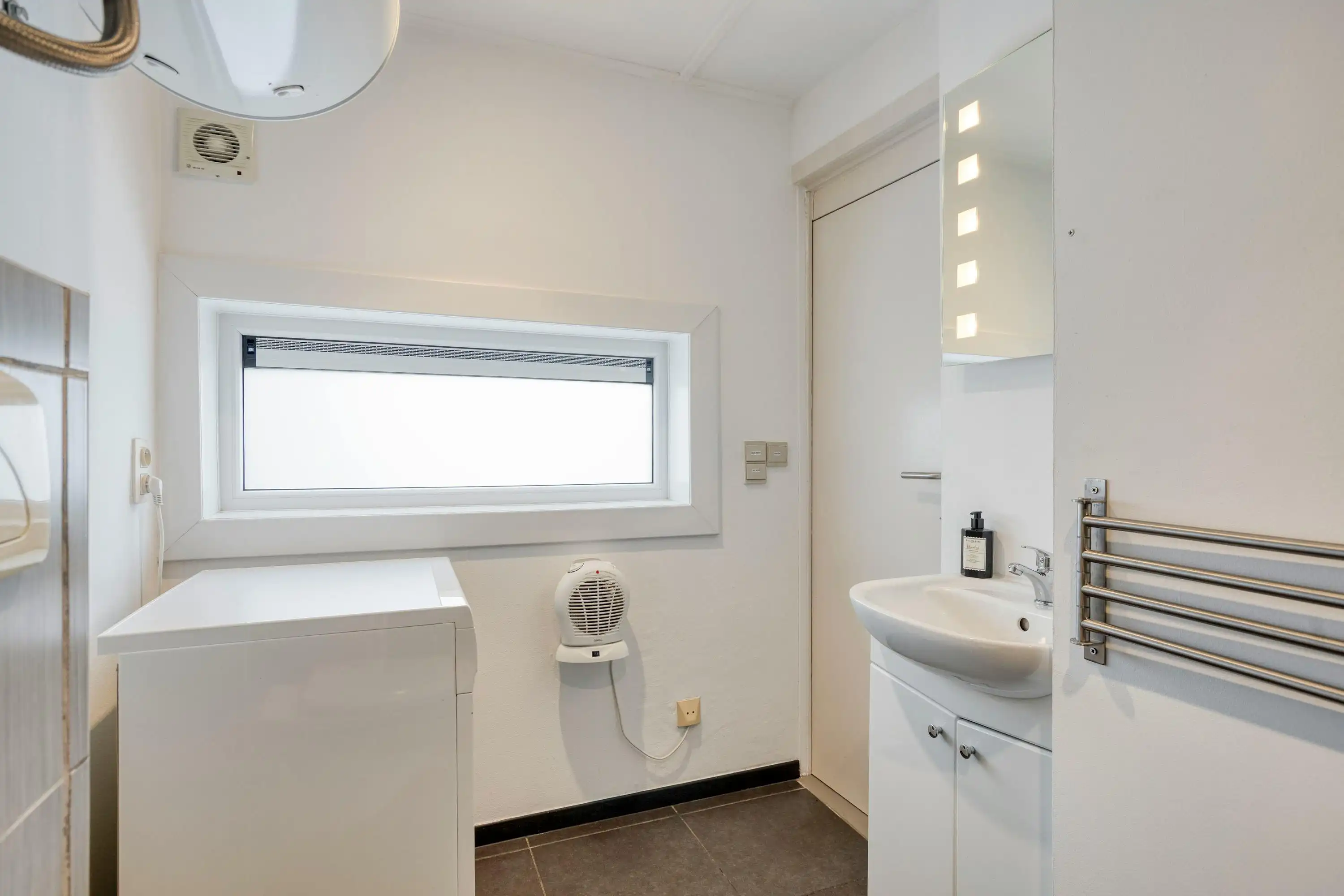 Recent gerenoveerde vakantiewoning te koop in Koksijde! foto 13