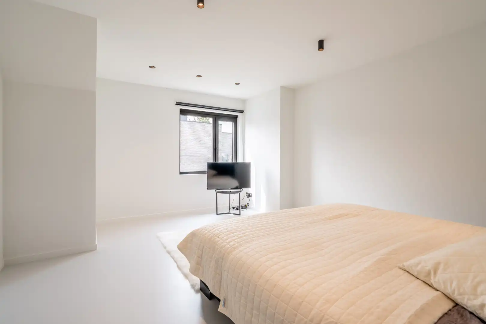 Instapklare woning met 3 slpkmrs op een perceel van 890m²! foto 17