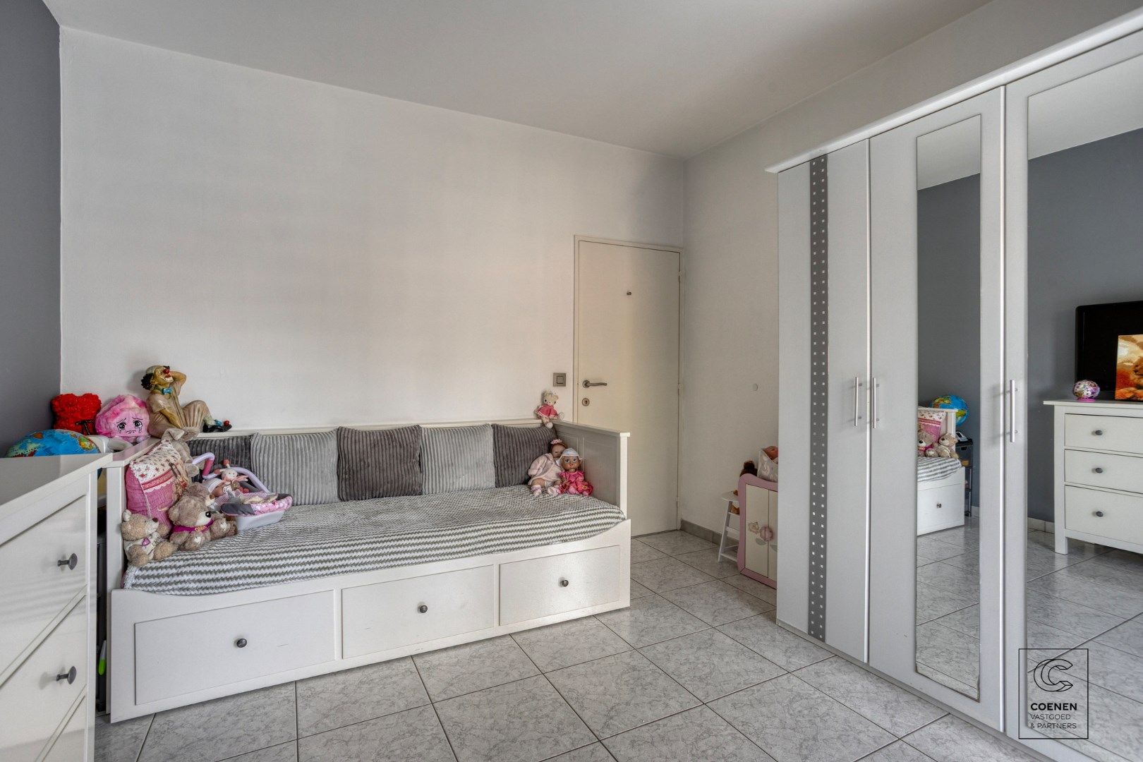 Instapklaar gelijkvloers appartement van 90m² met tuin en garage nabij het centrum van Schoten! foto 13