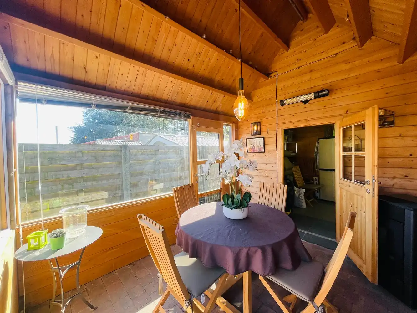 Sint-Andries,Uiterst verzorgd INSTAPKLAAR ENERGIEZUINIG woonhuis ( reno 2019) met grote, zonnige ZUIDWESTgerichte aangelegde terrastuin en prachtig ingericht HUISJE achteraan in de tuin, foto 17