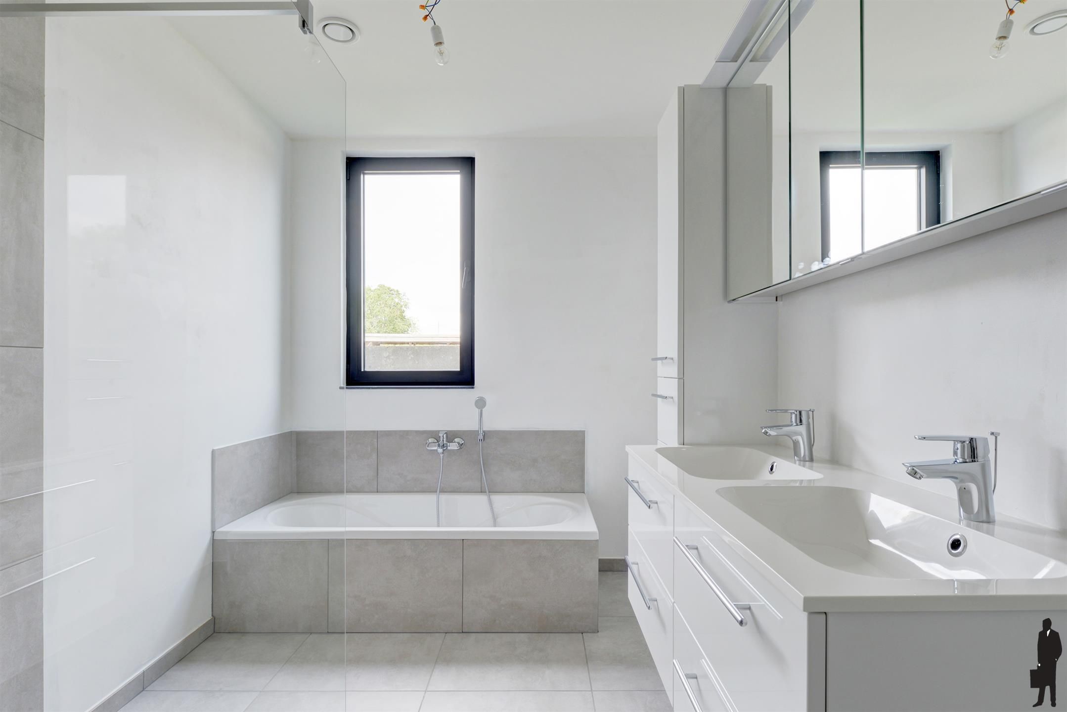 Modern appartement met 3 slaapkamers en terras foto 9