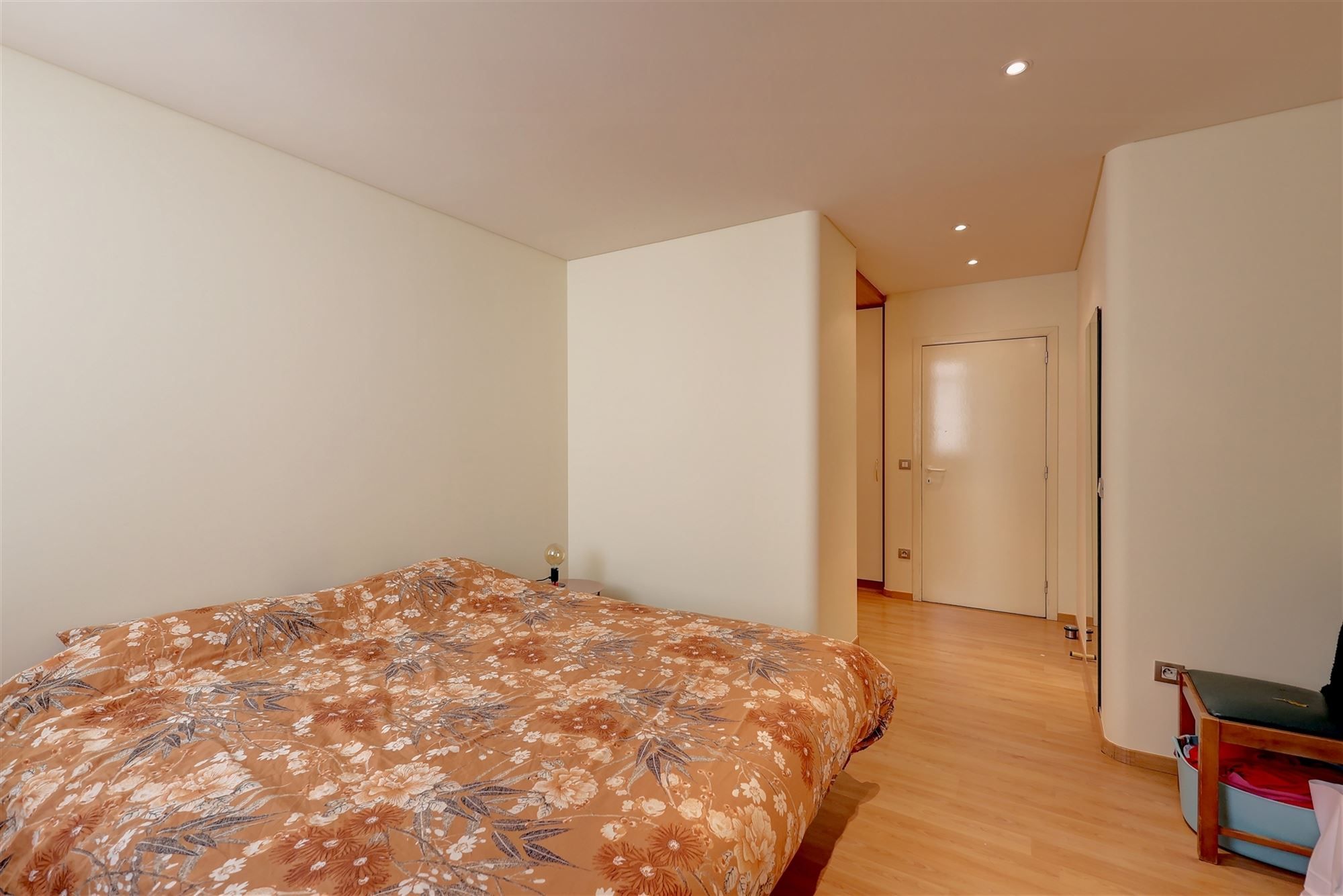 Ruim appartement met één slaapkamer en autostaanplaats in hartje Mechelen foto 13