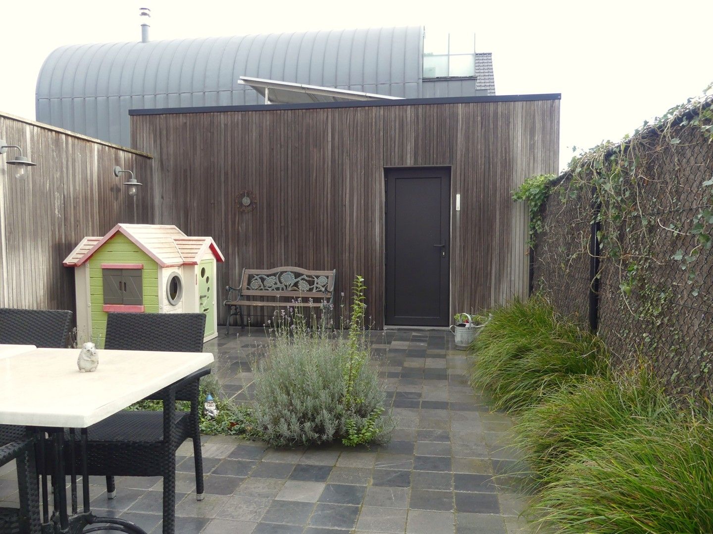 Ruim instapklaar en gezellig gelijkvloersappartement met terras en garage foto 11