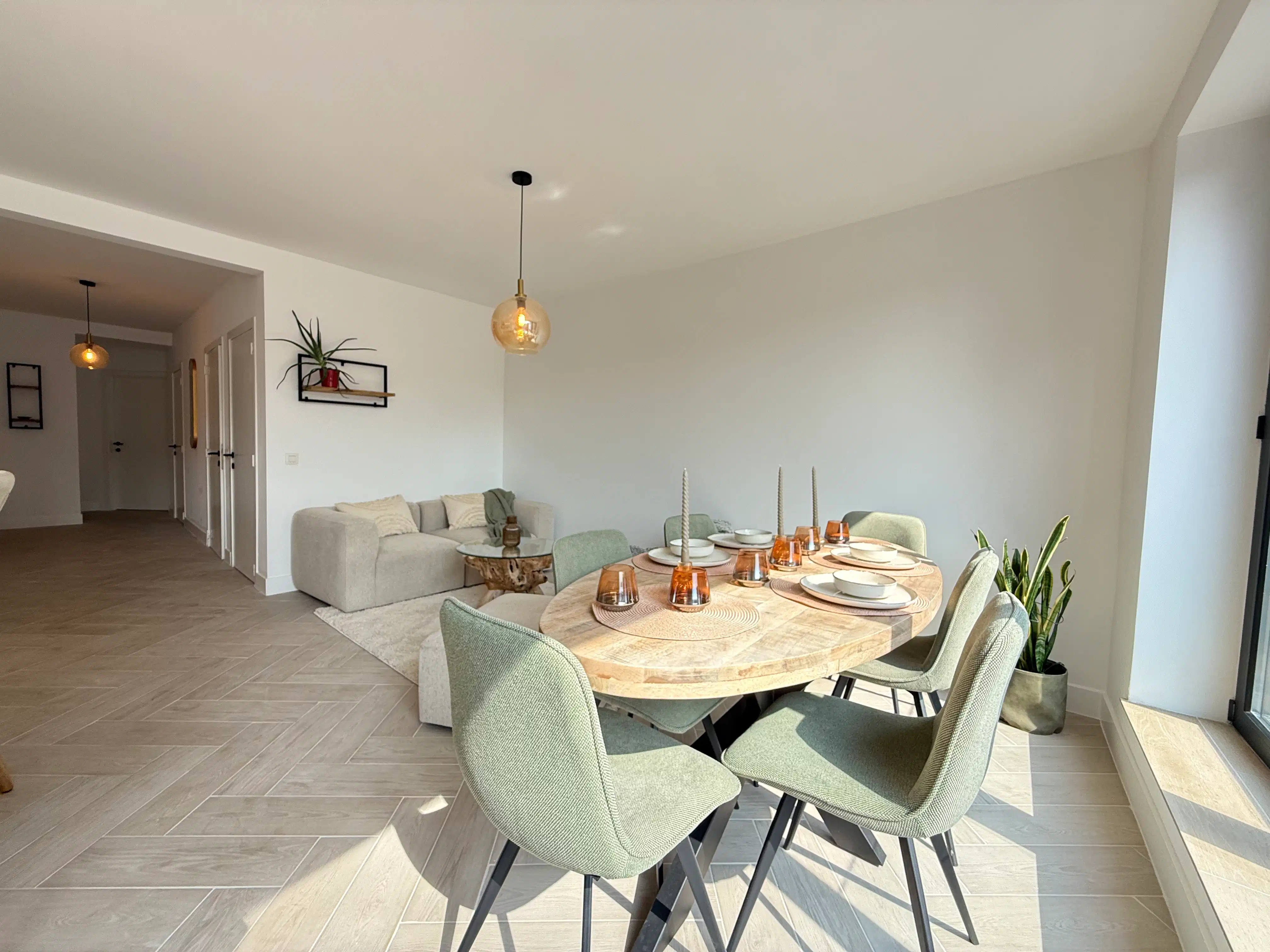 Subliem gerenoveerd appartement met terras foto 3