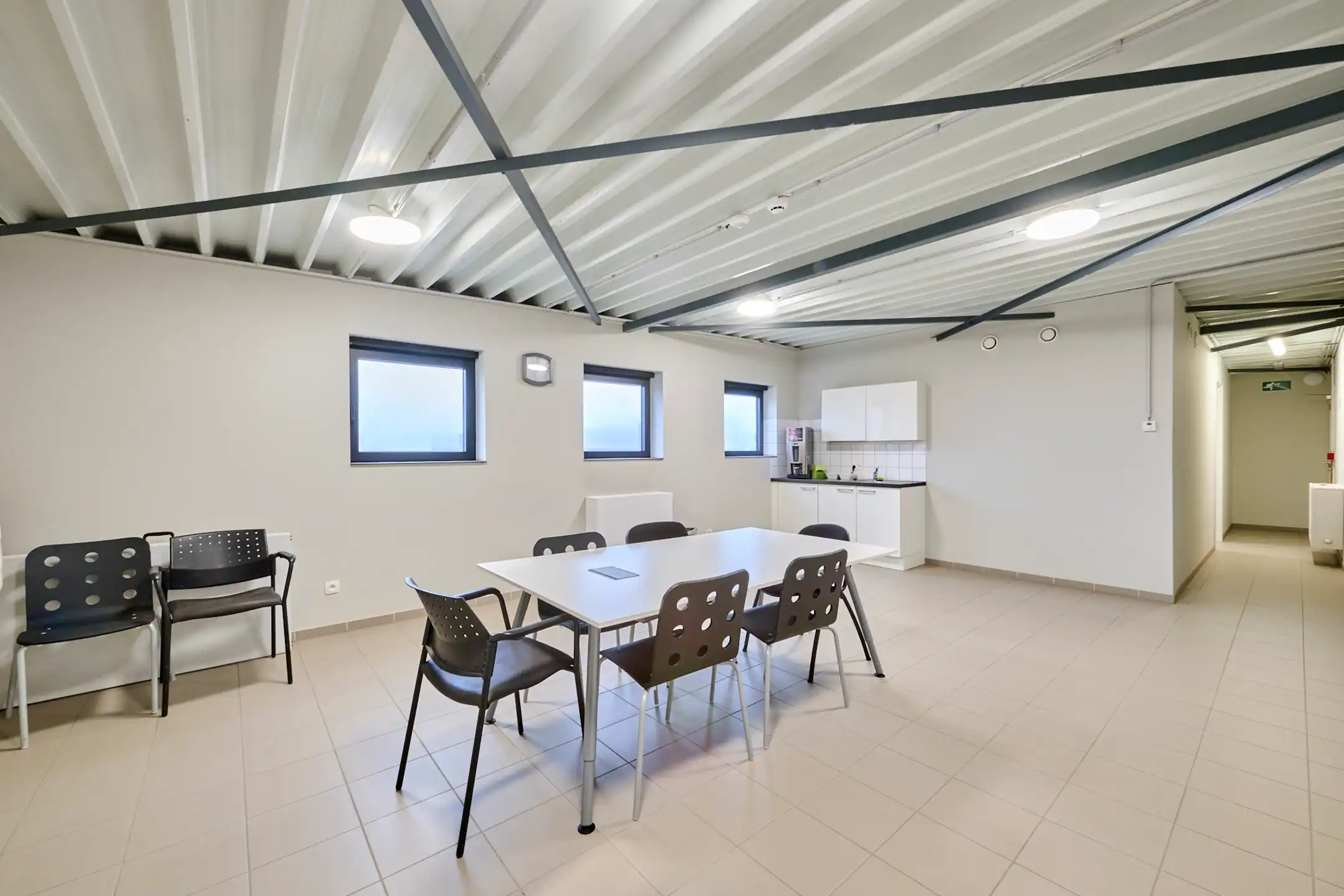 Multifunctioneel bedrijfsgebouw op Genk-Zuid foto 16