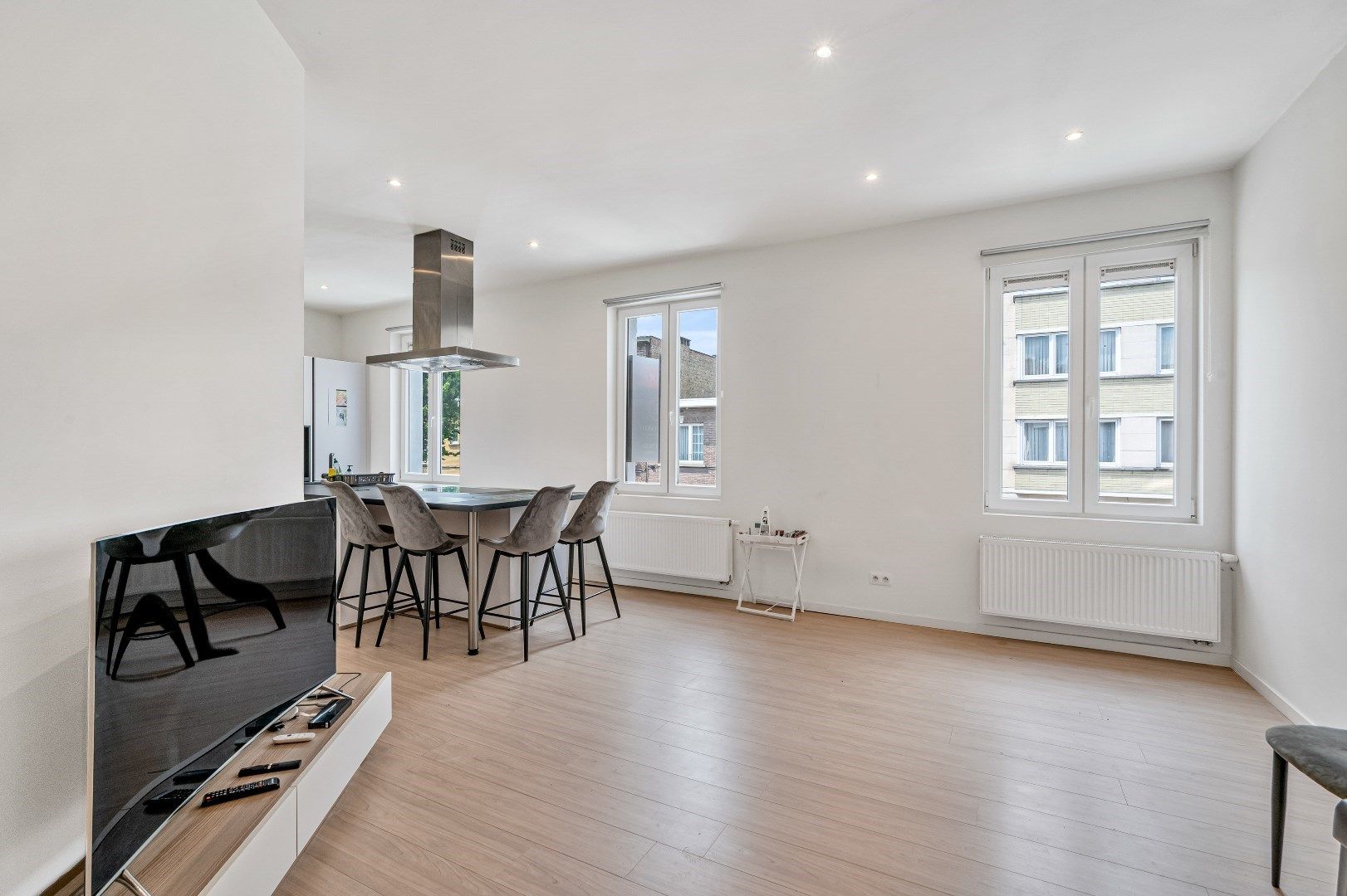 Volledig gerenoveerd appartement. foto 3