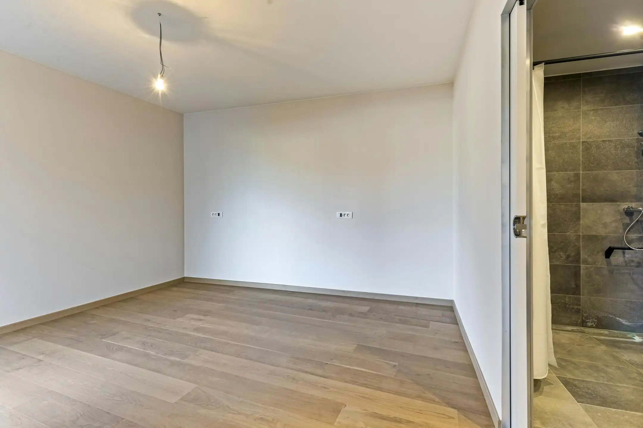 Verzorgde assistentiewoning met terras te Zwevegem foto 7