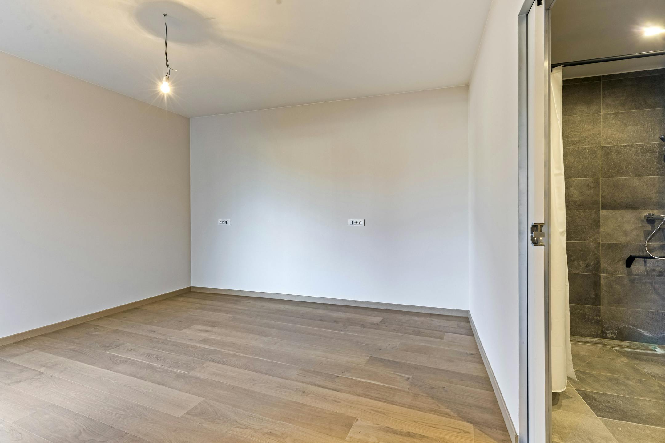 Verzorgde assistentiewoning met terras te Zwevegem foto 7