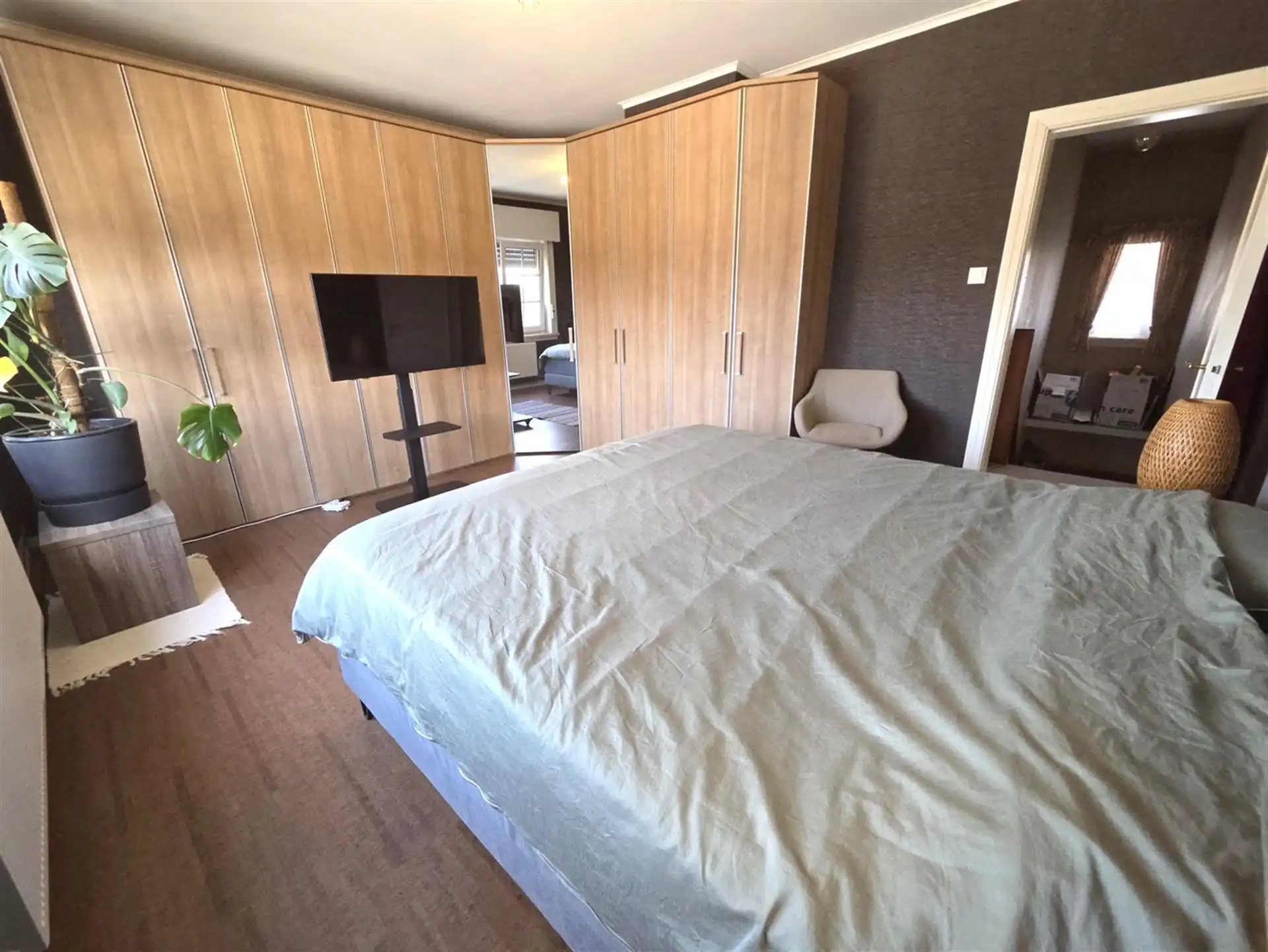 Leuke woning met 3 slaapkamers, garage en bijgebouw in de tuin foto 8