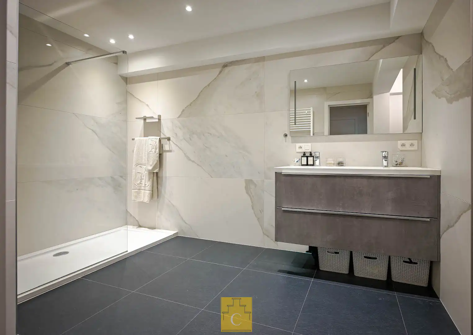 Stijlvol dakappartement met panoramisch uitzicht foto 16