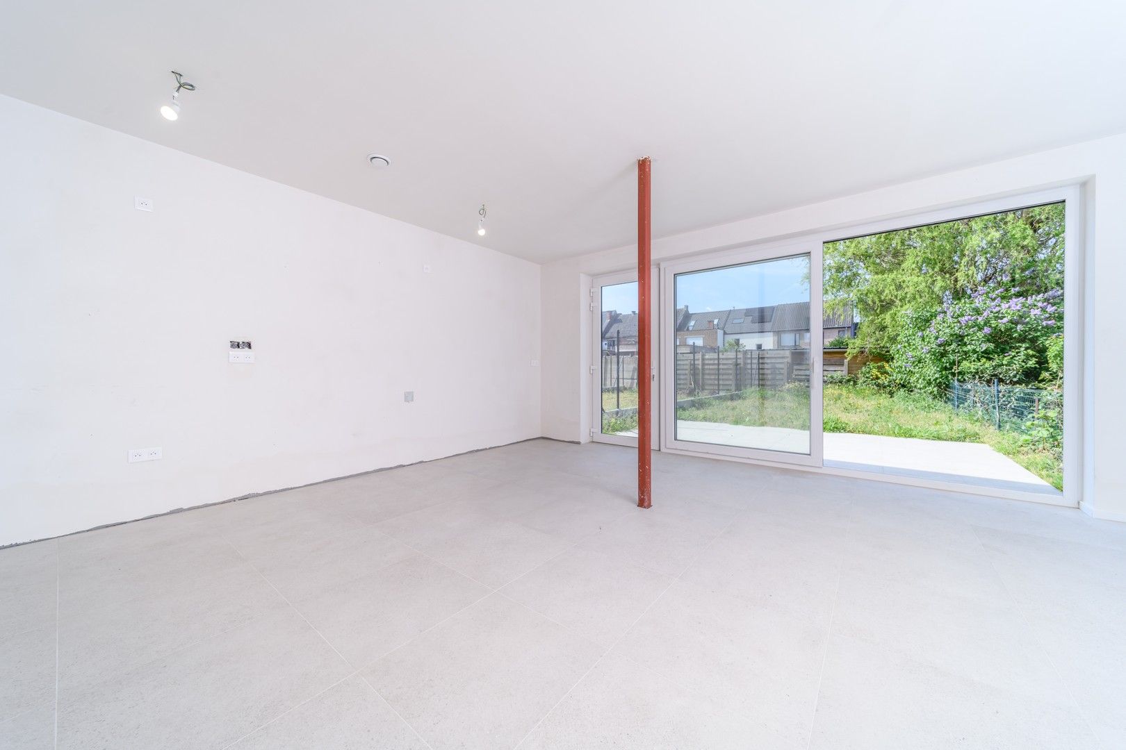 Gesloten nieuwbouwwoning met tuin te Mere foto 4