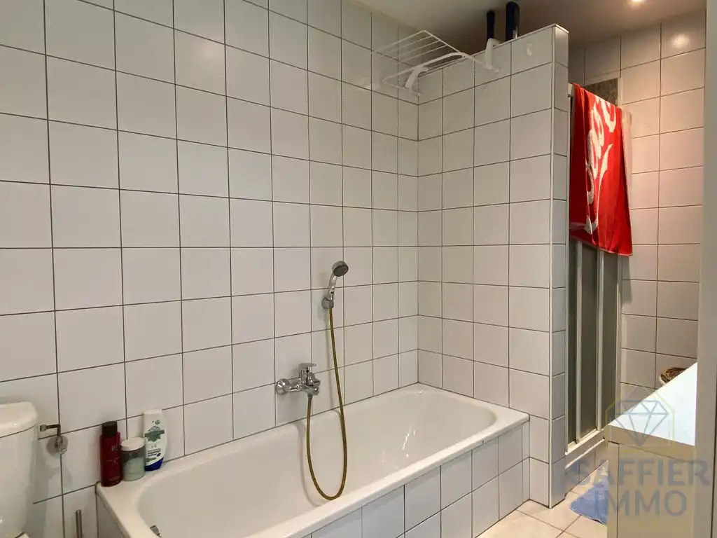 Huis met twee slaapkamers, verschillende staanplaatsen en tuin te huur in Ingelmunster foto 8