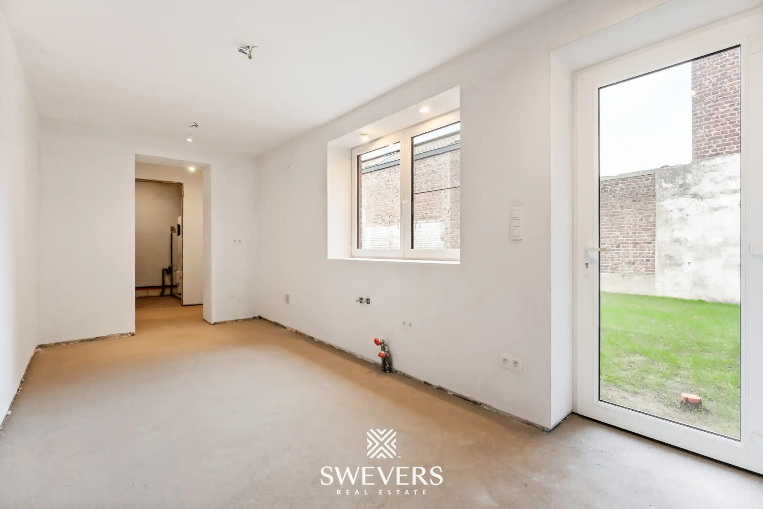 Ruime casco-pluswoning van 253 m² met 4 slaapkamers, garage en veel potentieel in Riemst foto 11