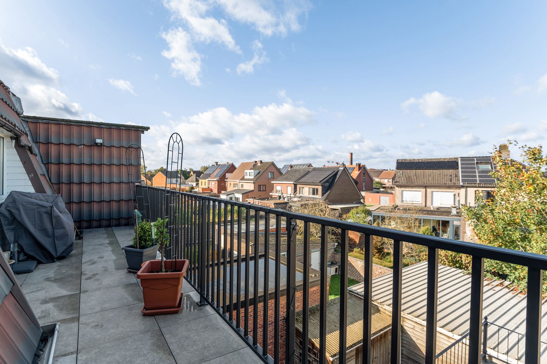 Instapklaar appartement met 2 terrassen en garage foto 2