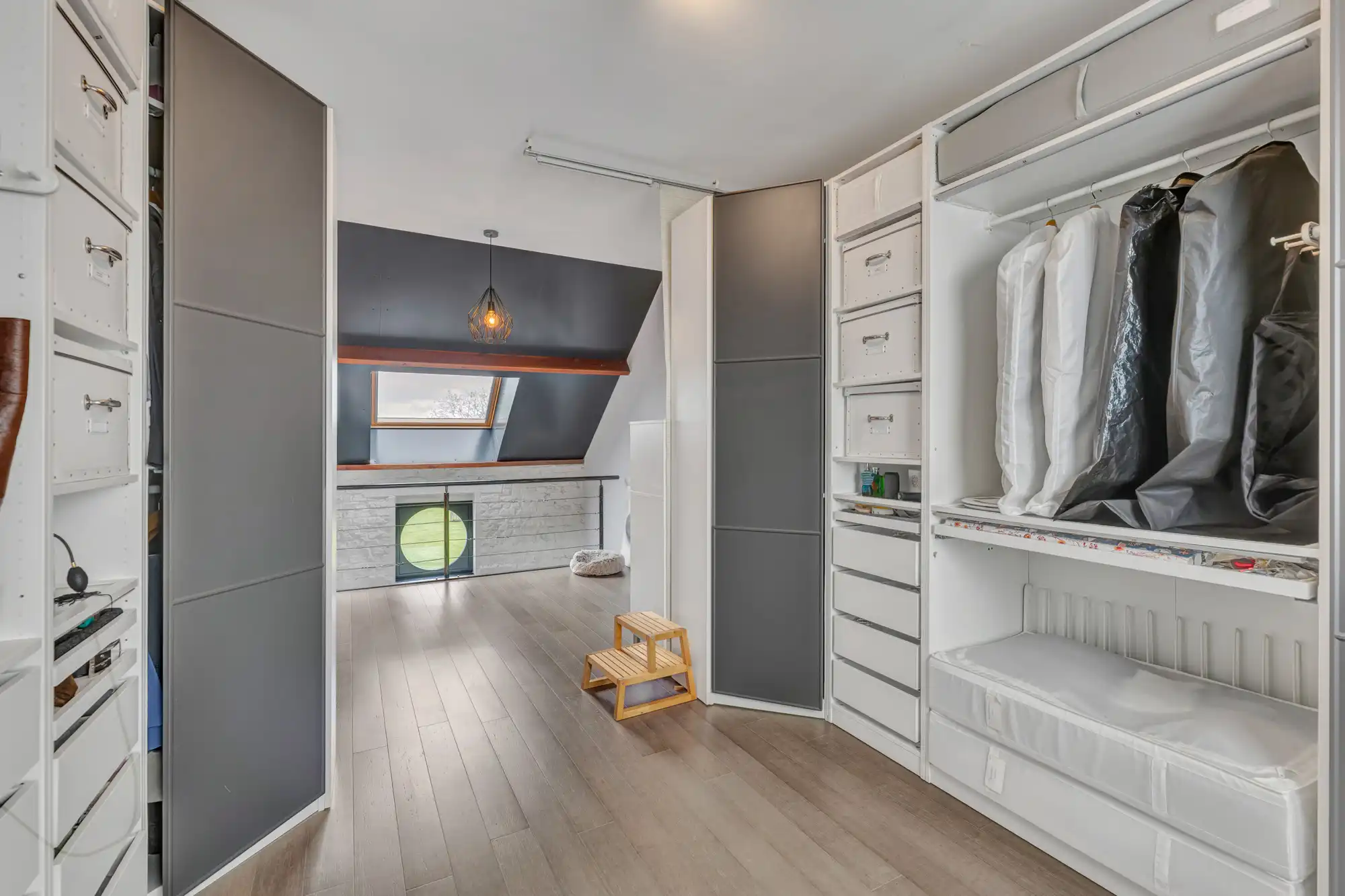 Ruime en volledig gerenoveerde veelzijdige woning op 19a68ca foto 18