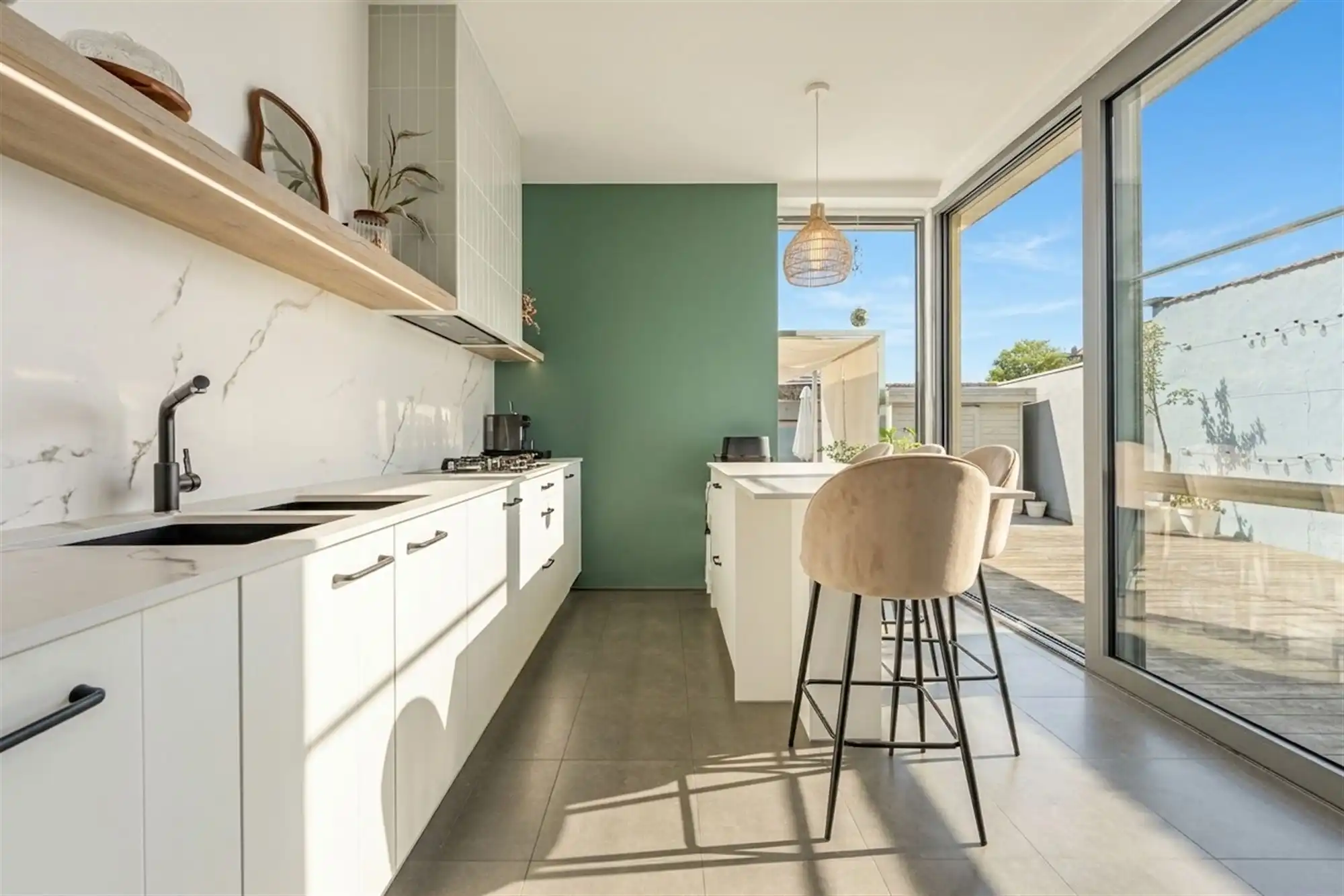 Statige herenwoning met karakter, ruimte en moderne luxe op toplocatie in Oostende foto 11