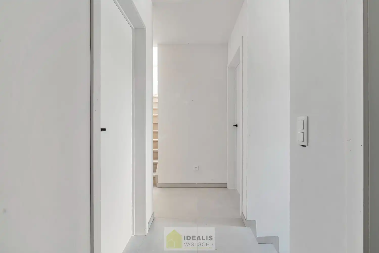 PRACHTIGE NIEUWBOUWWONING (GRONDAANDEEL €116.000,00 + 12% REGISTRATIERECHTEN EN CONSTRUCTIE € 277.000,00 + 21% BTW) MET EEN HEERLIJK LICHTRIJKE WOONKAMER MET OPEN KEUKEN MET AANSLUITEND BERGPLAATS, BUREEL, INPANDIGE GARAGE, 3 SLAAPKAMERS, EEN RUIME BADKAMER VOORZIEN VAN ALLE COMFORT! EEN HEERLIJK RUIM HUIS MET INPANDIGE GARAGE, EEN LEUKE TUIN, OP EEN GEGEERDE LOCATIE NABIJ HET CENTRUM VAN REPPEL! foto 17