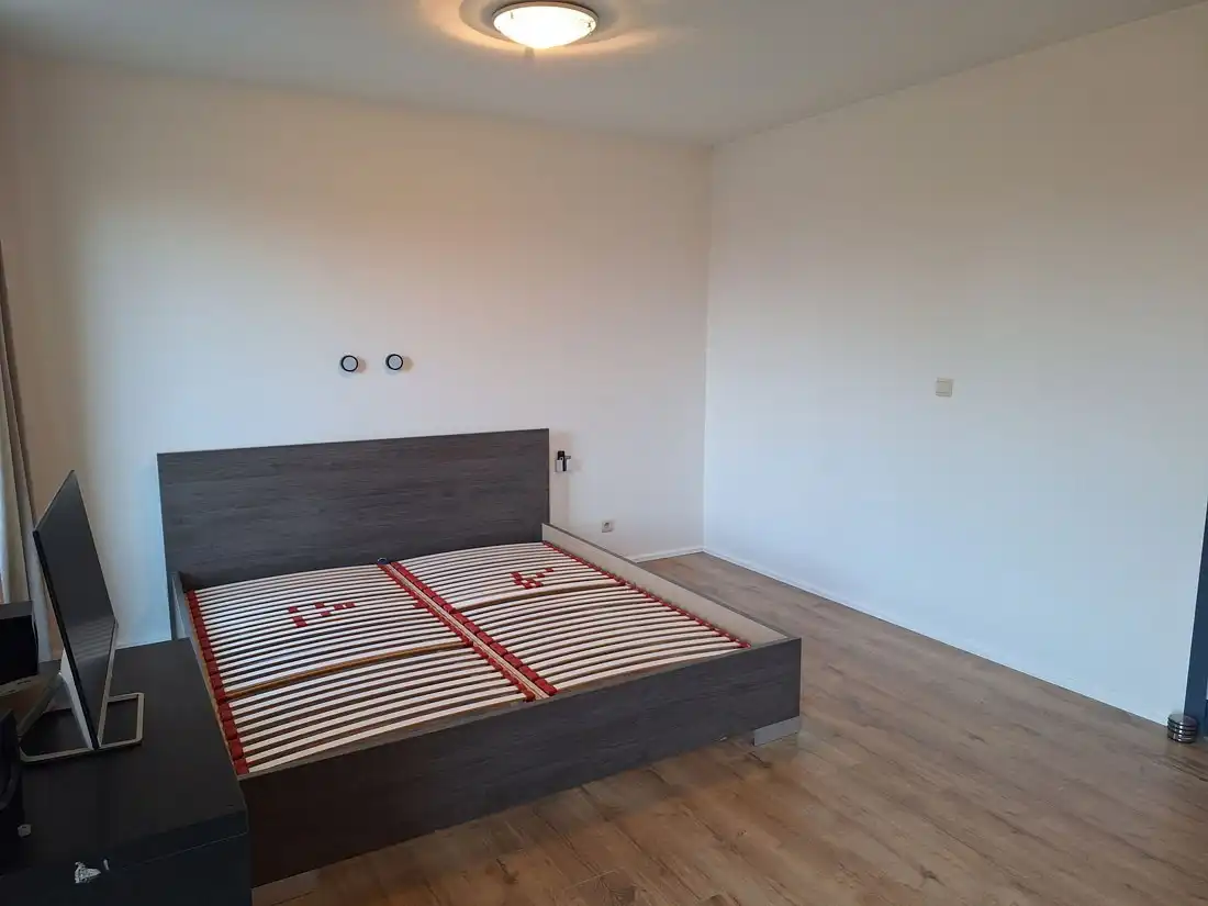 Instapklaar appartement met terras en autostandplaats in hartje Beringen foto 11