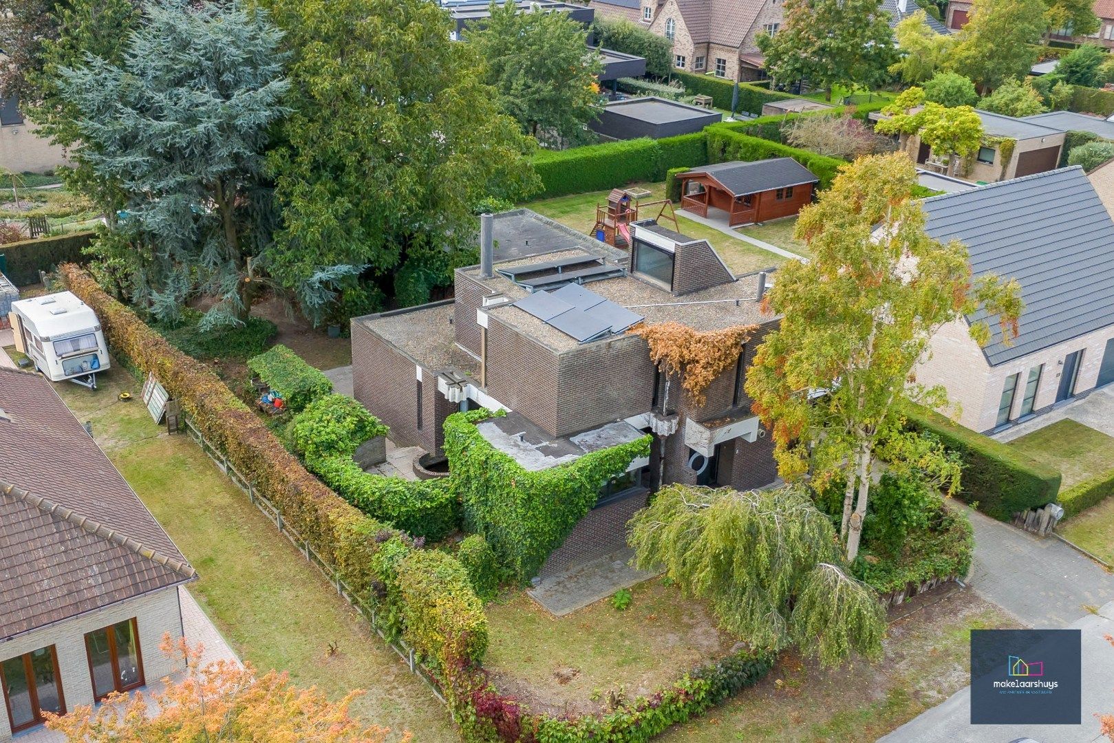 Architecturale woning op een rustige ligging foto 30