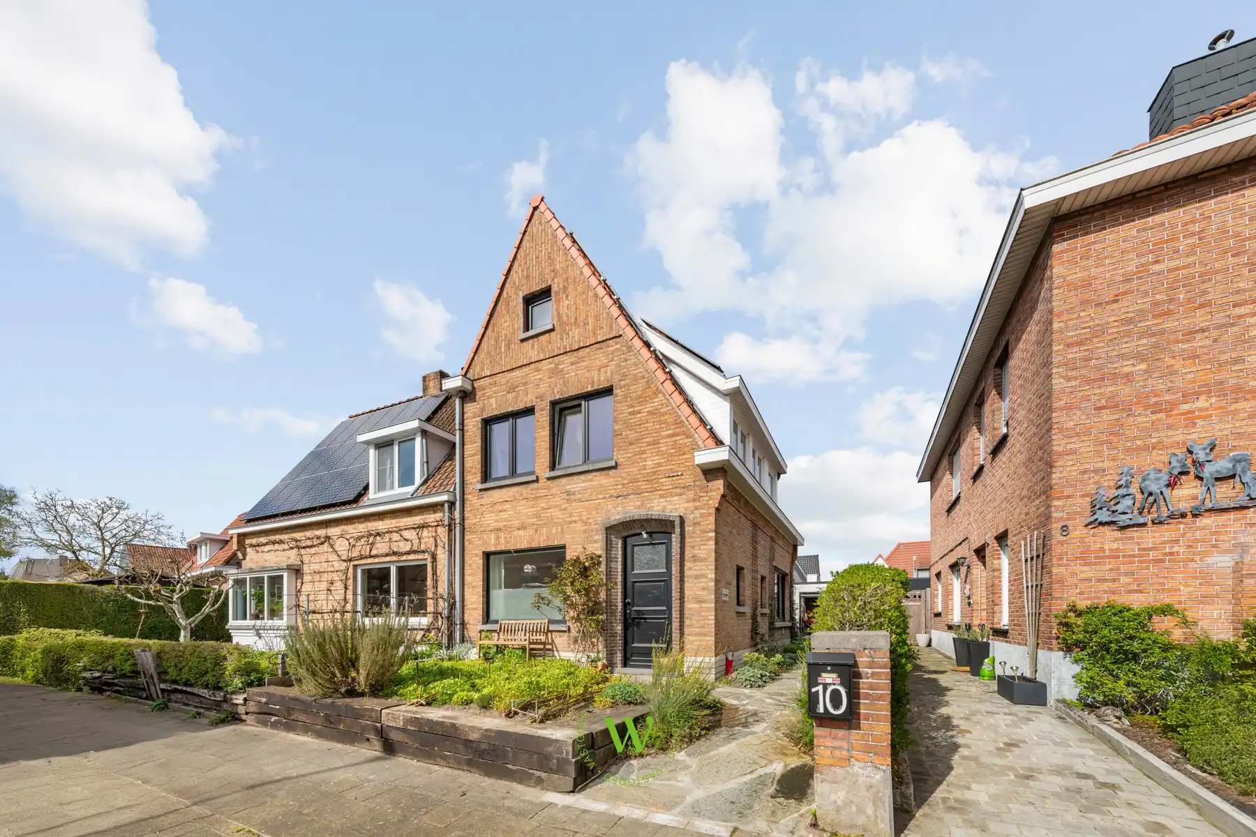 Karaktervolle, gerenoveerde halfopen woning met label B. foto 2