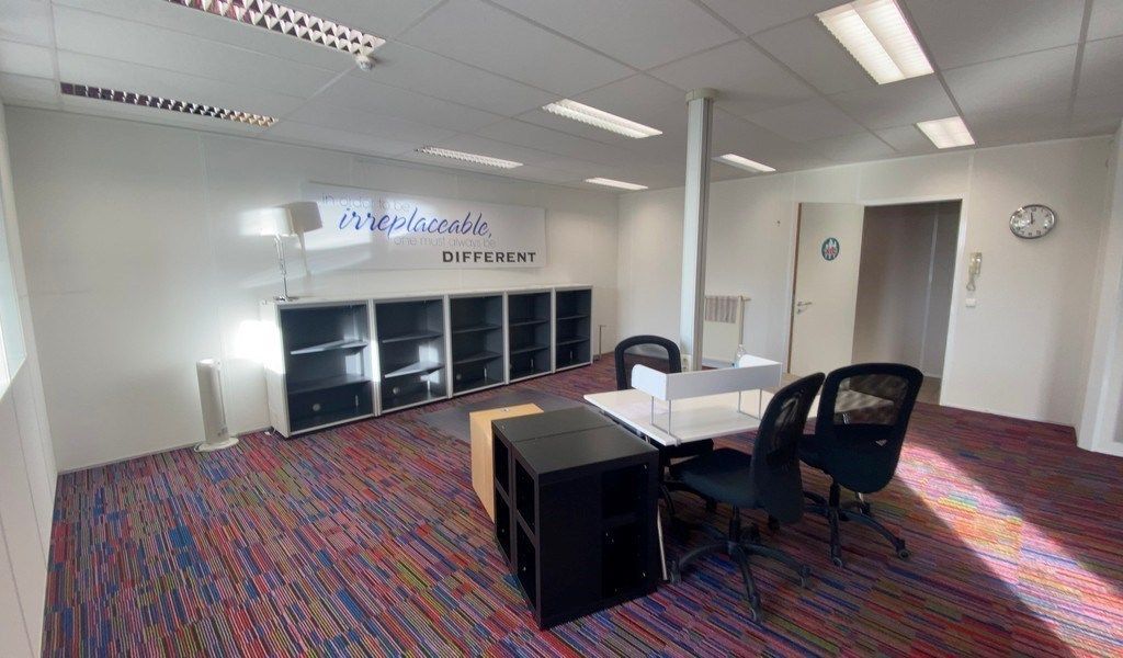 Instapklaar kantoor te huur in Brandstraat, Lokeren foto 4