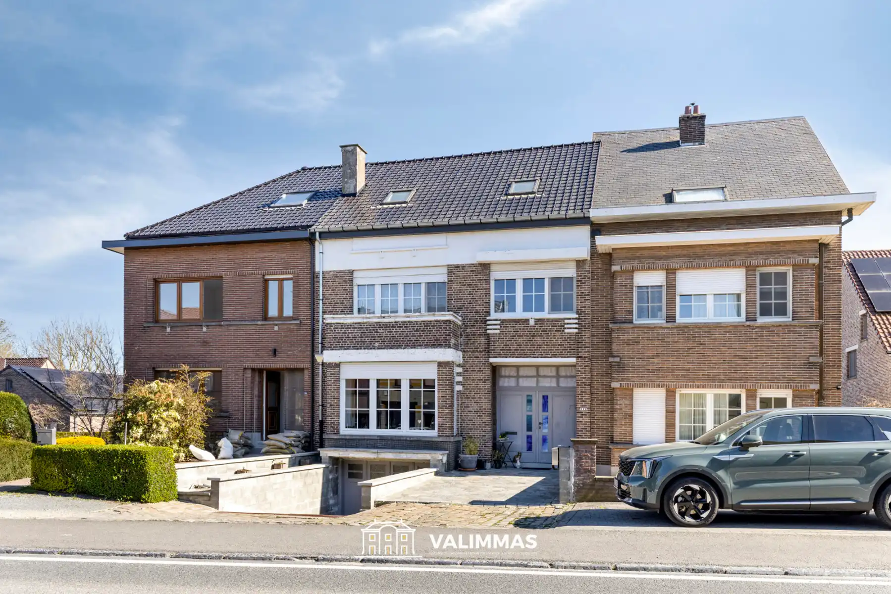 Ruime en stijlvolle rijwoning met garage en mooie tuin... foto 2