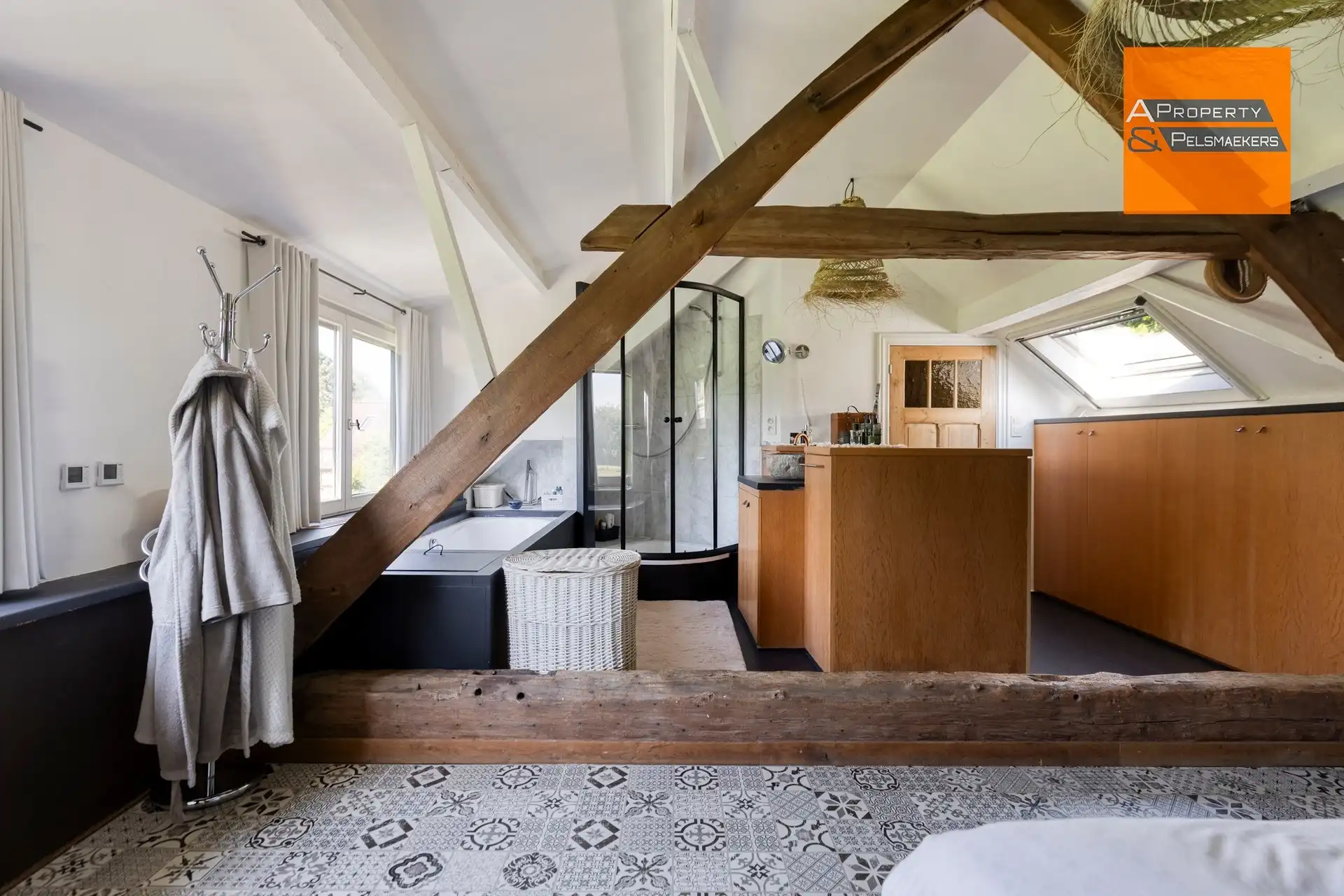 Woning met karakter op een unieke locatie. foto 13
