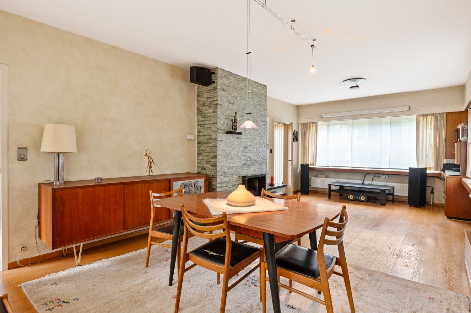 Ruime gezinswoning met 4 slaapkamers en royale tuin op toplocatie in Kapellen foto 5