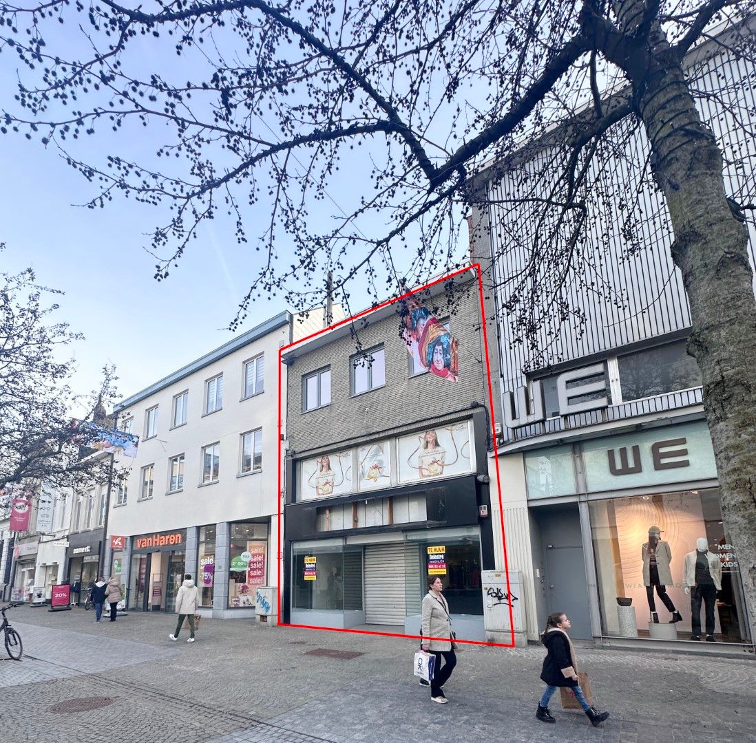 TOP GELEGEN WINKELPAND NIEUWSTRAAT foto {{pictureIndex}}