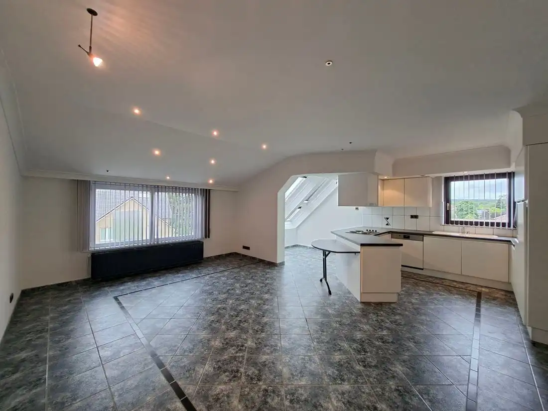 Ruim 3 slaapkamer duplex appartement te Lanaken foto 7