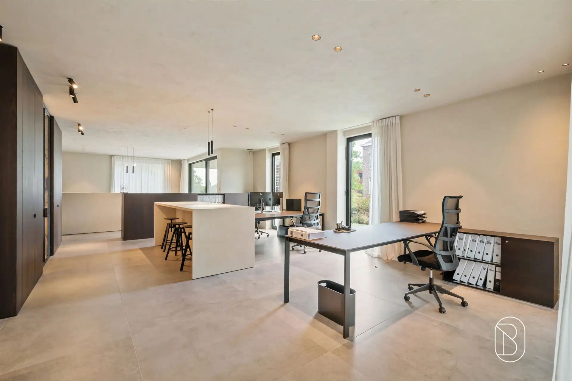 Luxueus afgewerkte kantoorruimte foto 11