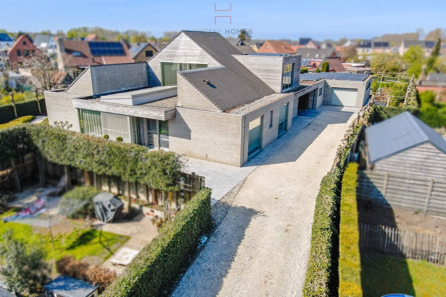 Bijzonder ruime en zeer rustig gelegen villa in Damme-Sijsele foto 41