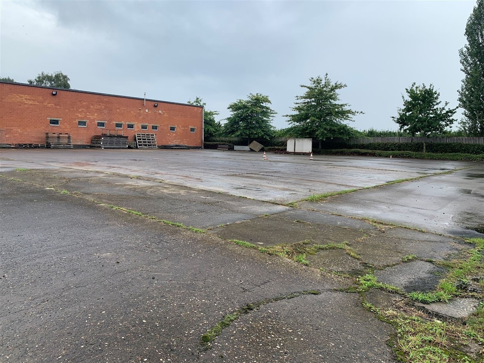 Woning met kantoren en magazijn van 1500m² foto 31