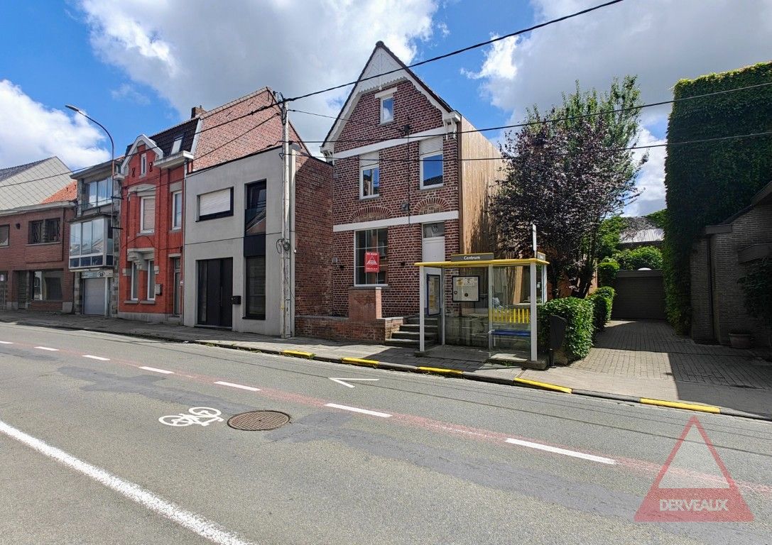 Moorslede – Instapklare, volledig gerenoveerde woning met gezellige tuin foto {{pictureIndex}}