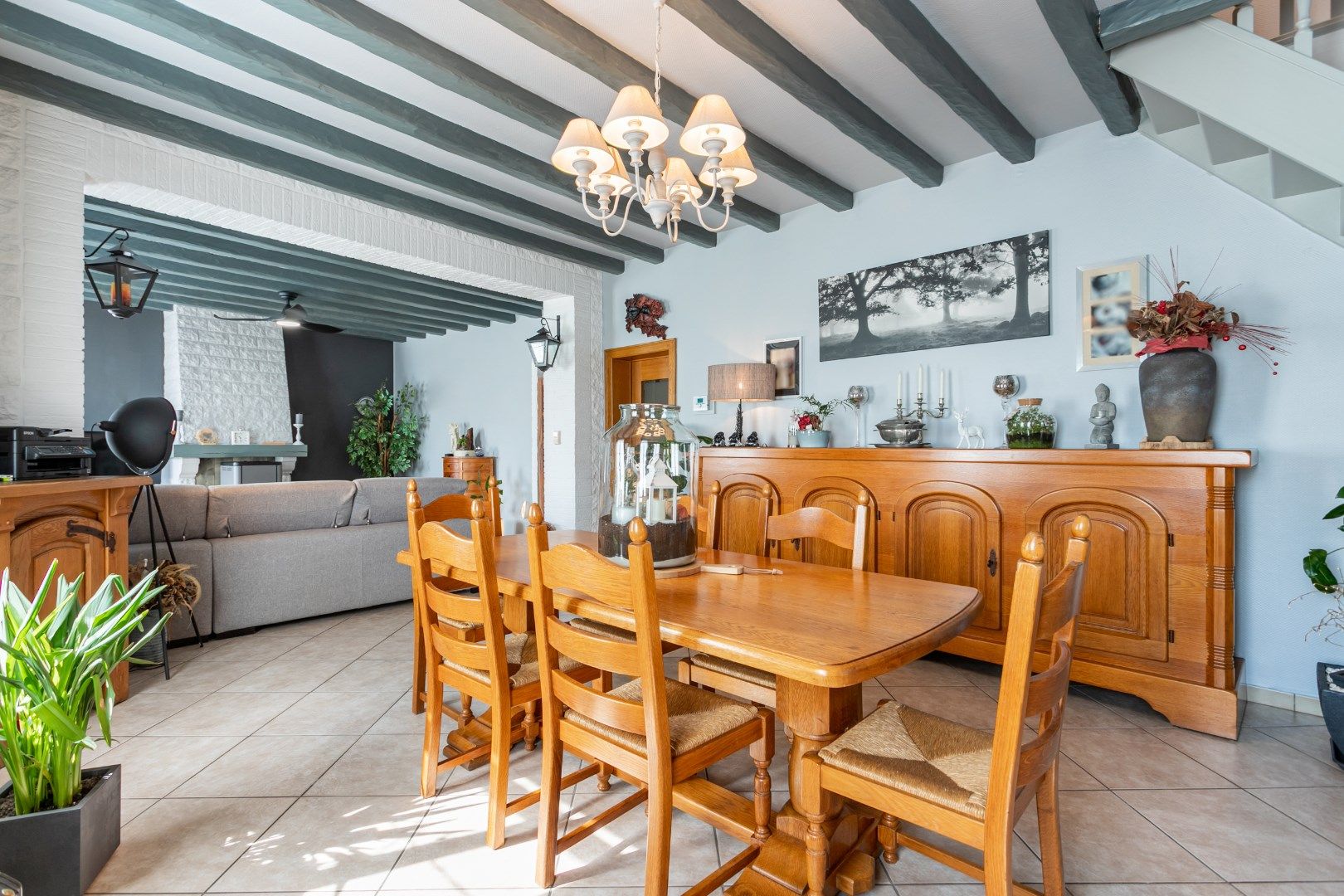 Ruime kangoeroewoning met 6 slpks, 2bdks, 2 garages en tuin te Oetingen foto 5