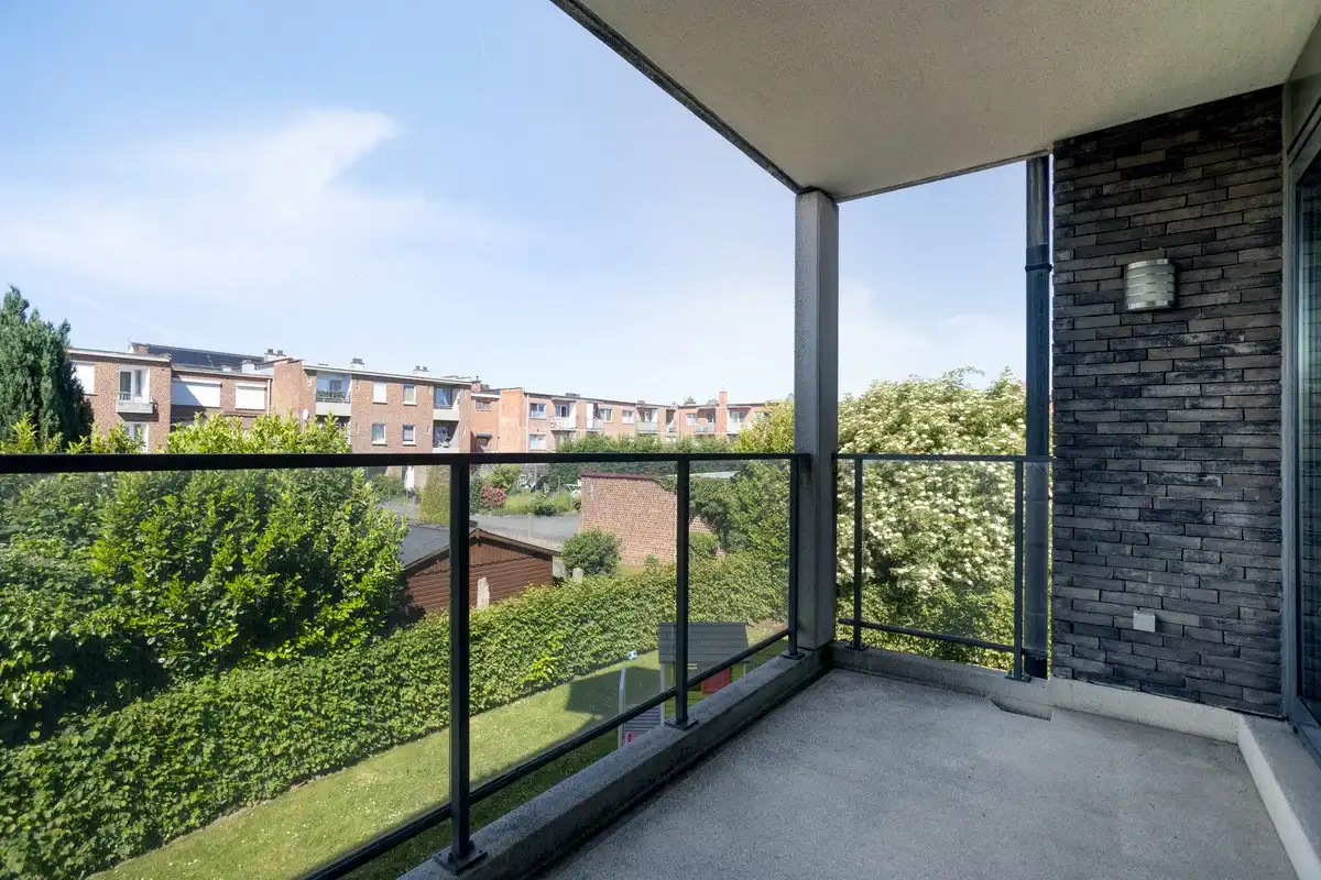 Modern appartement met terras + parkeerplaats + kelder foto 6