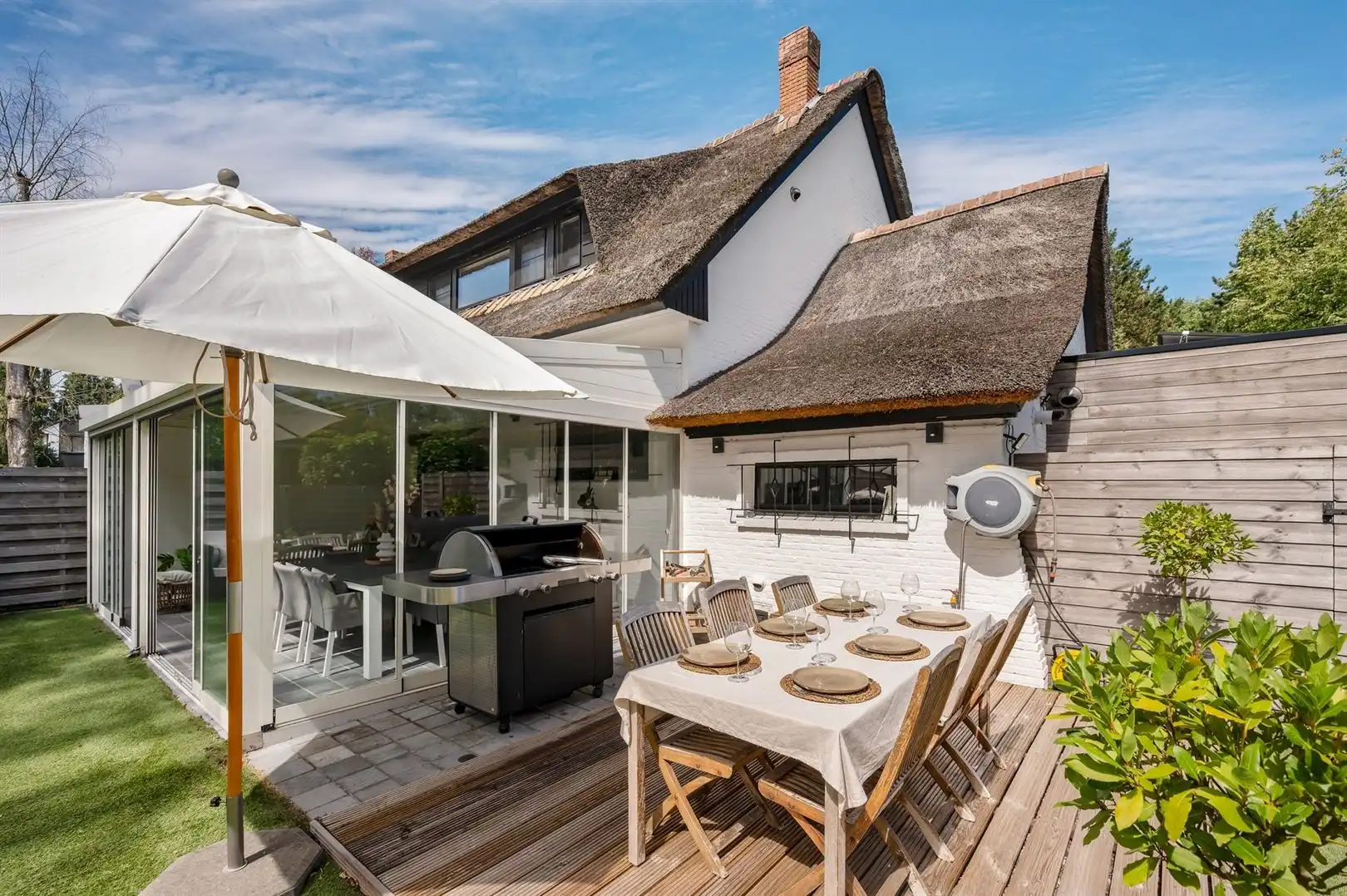 Instapklare halfopen villa met rieten dak, verwarmd zwembad en eigen wellness foto 8