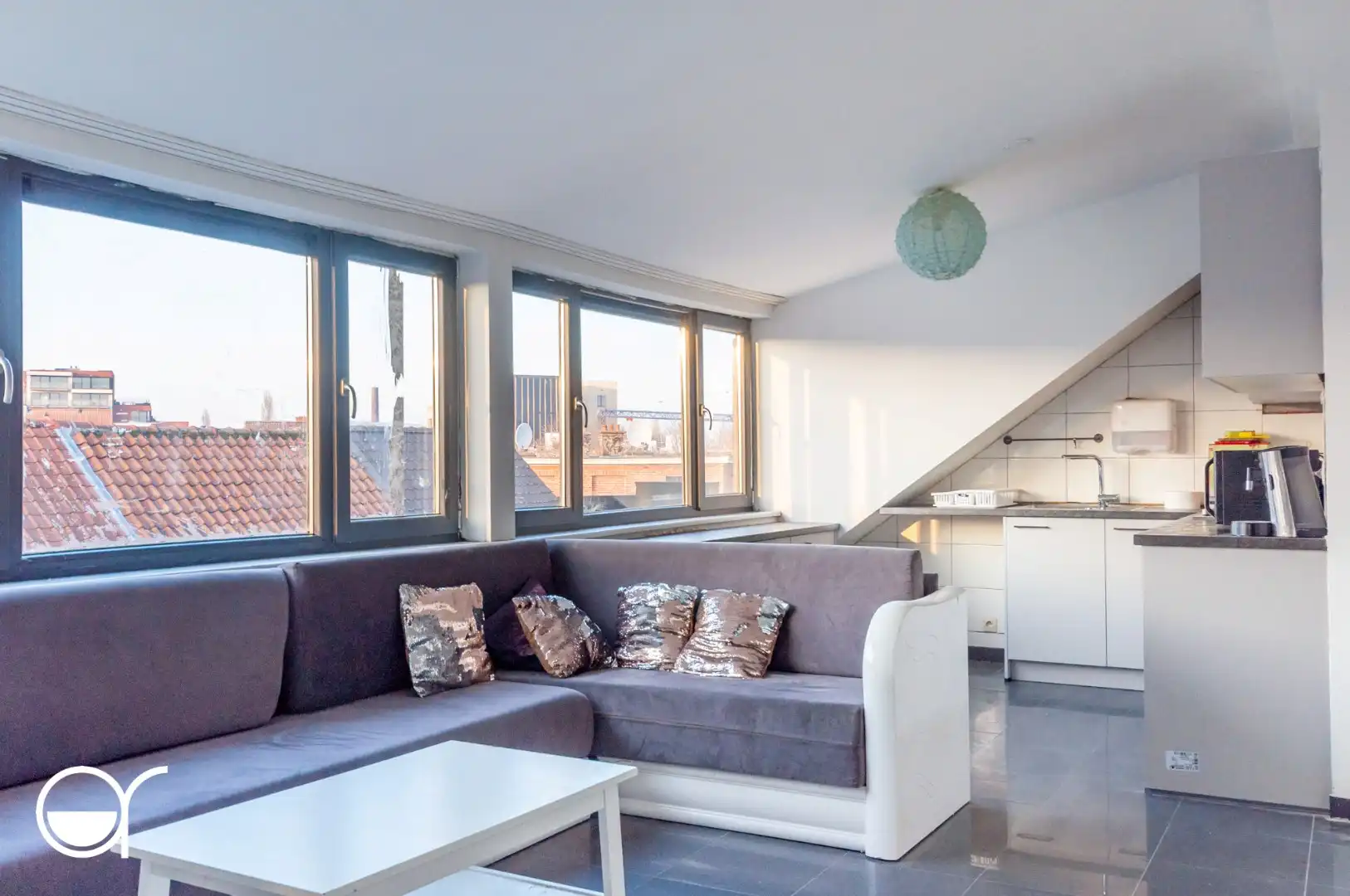 Centraal gelegen 2- slaapkamerappartement aan het nieuw gerechtshof foto 6
