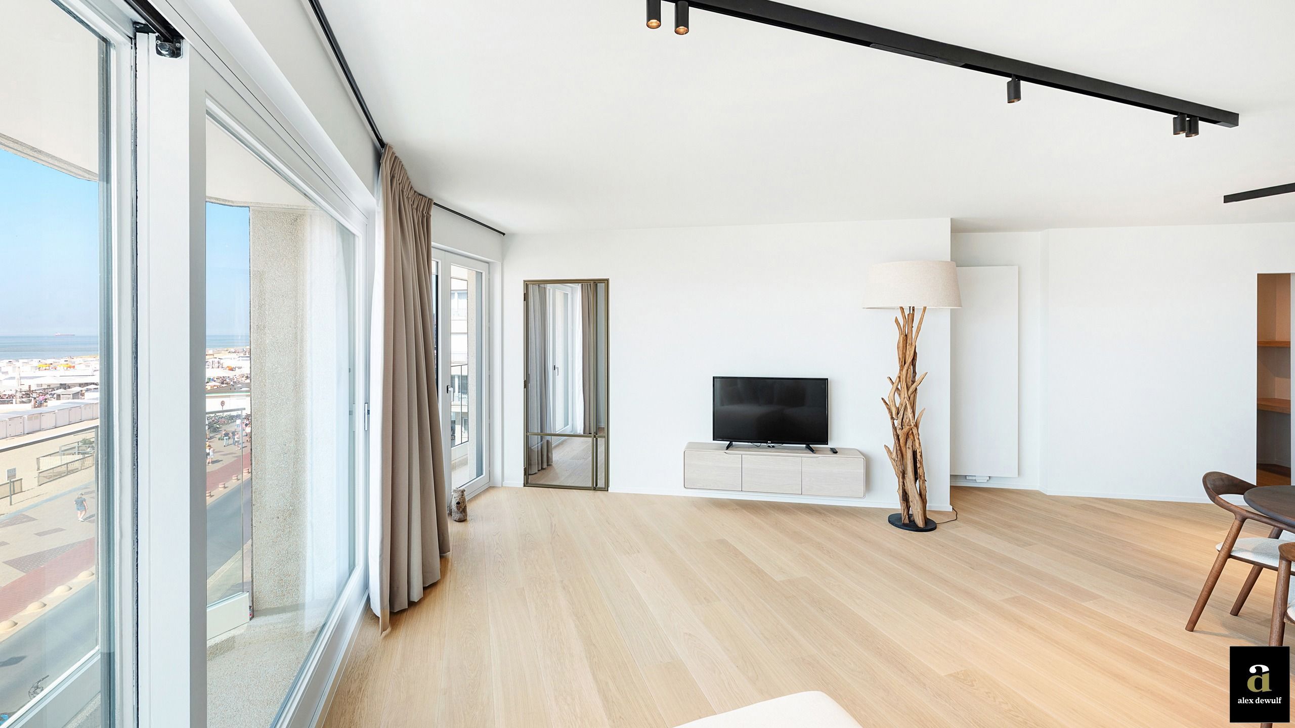Instapklaar appartement op de Zeedijk in een mooi hoekgebouw foto 6