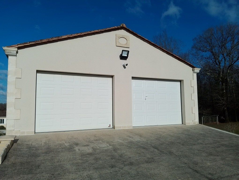Unieke woning met karakter en een grote garage op uiterst rustige ligging in Mouthiers-sur-Boëme foto 18