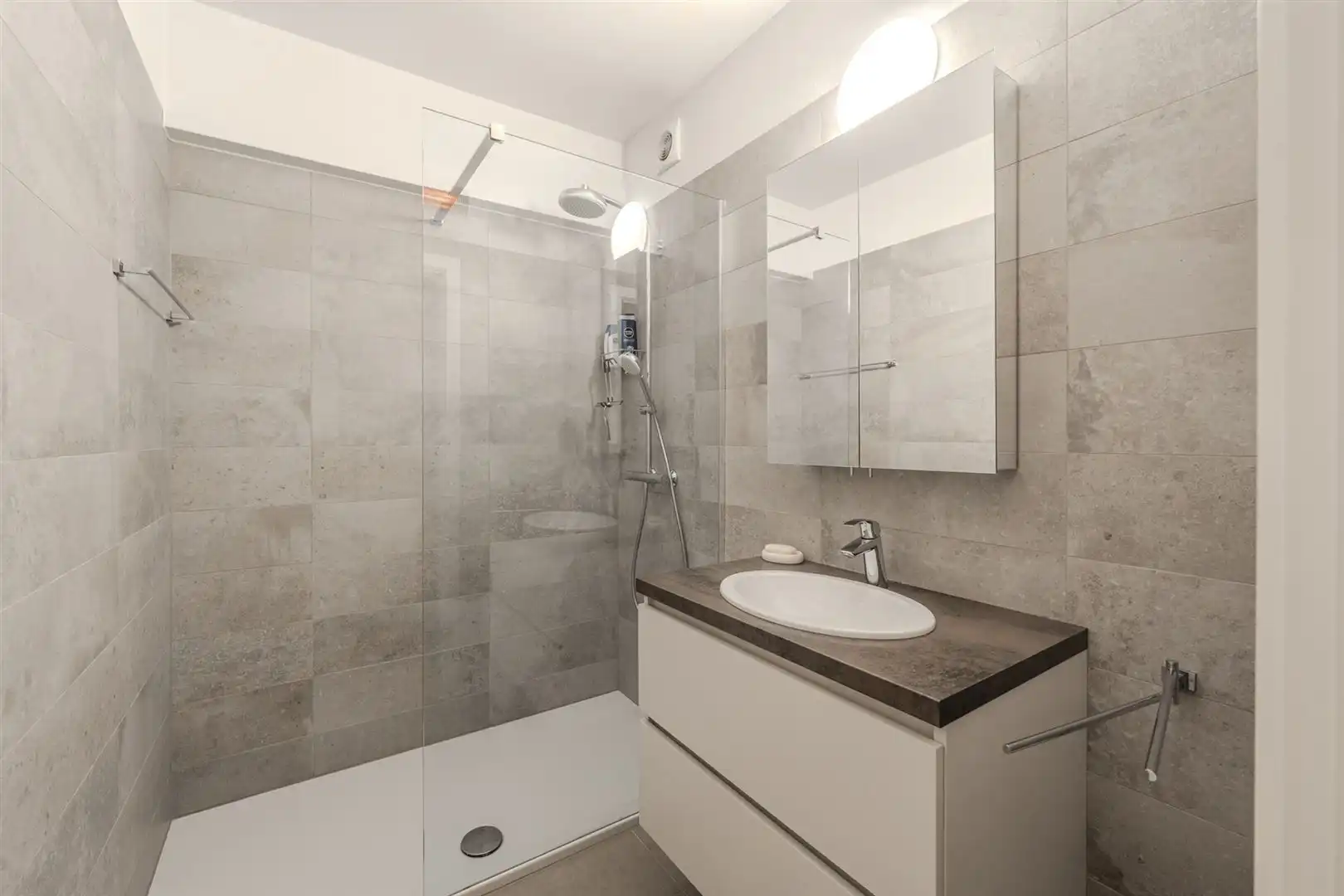 Instap klaar 1-slaapkamer appartement met schuin zeezicht foto 21