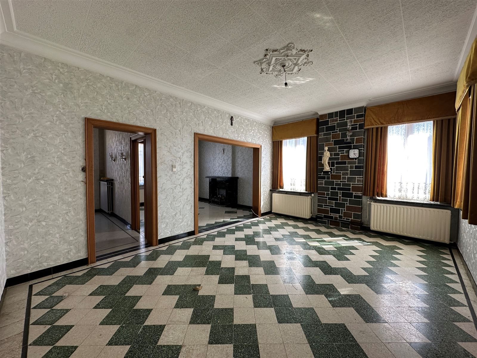 Te renoveren HOB met prachtig vergezicht te Erwetegem.  foto 5