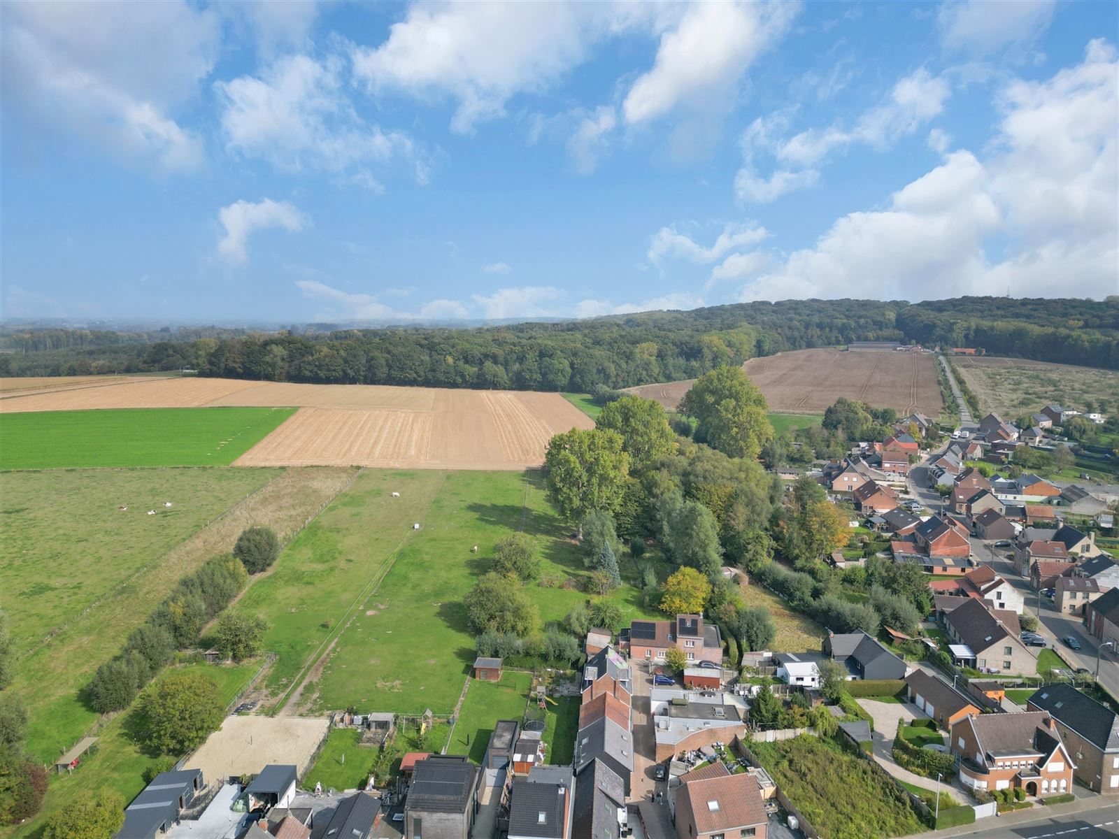 Instapklare woning met 2 slaapkamers  en privé parking/terras foto 2