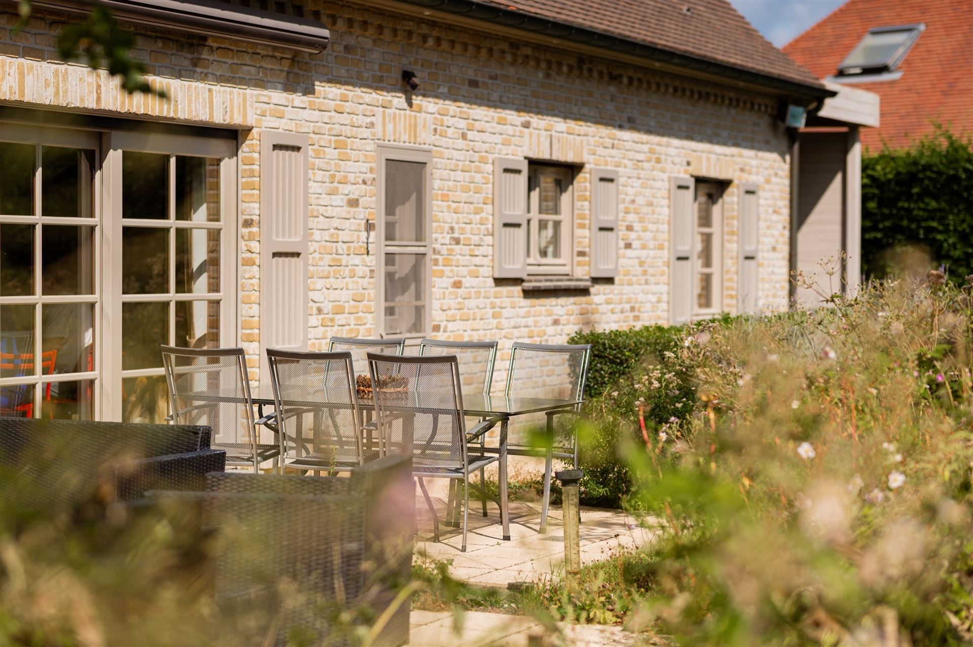 Exclusieve villa met tuin & zonneterras, omgeven door groen foto 11