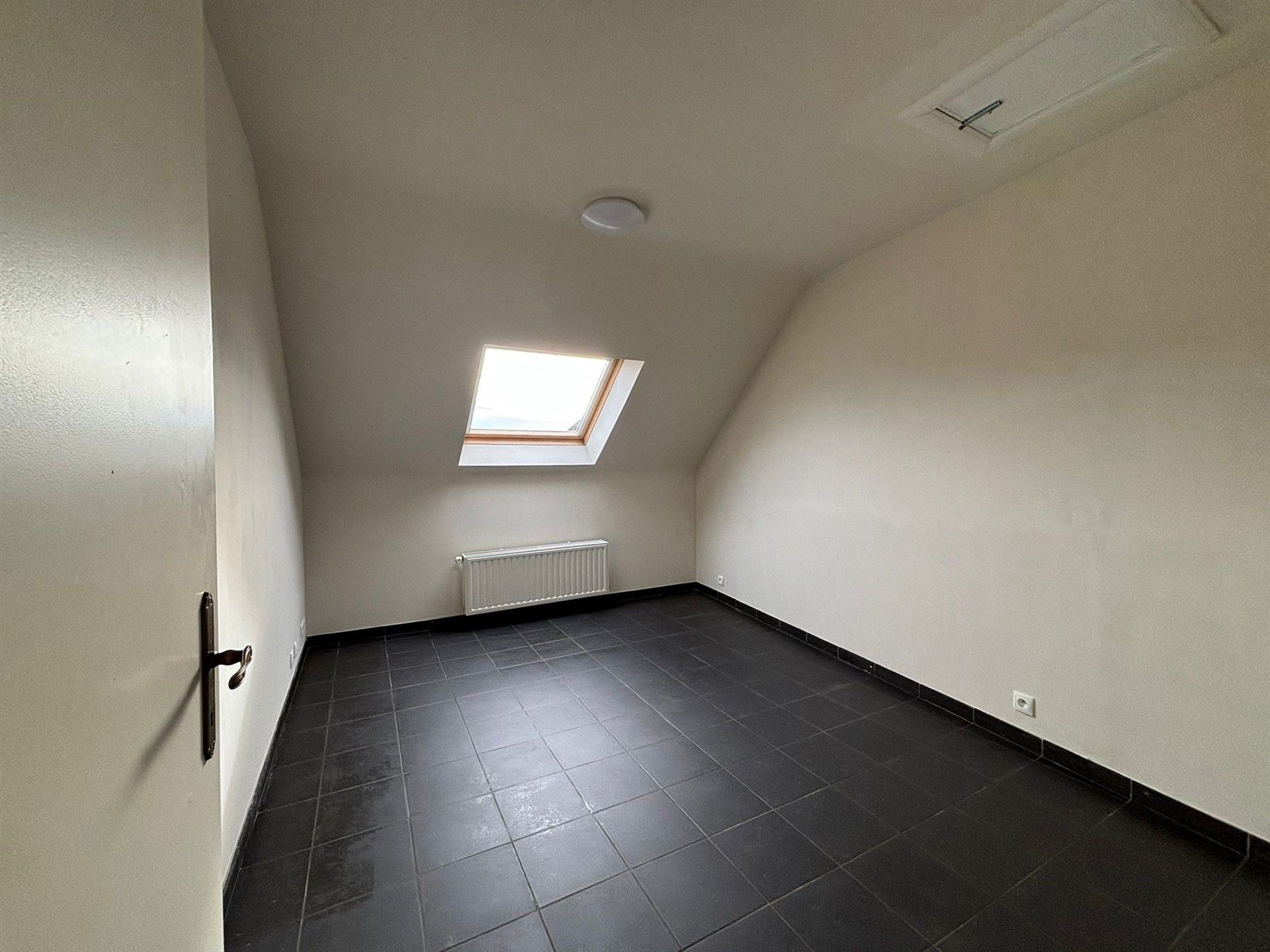 Ruim en lichtrijk duplex appartement met 3 slaapkamers en garage foto 11